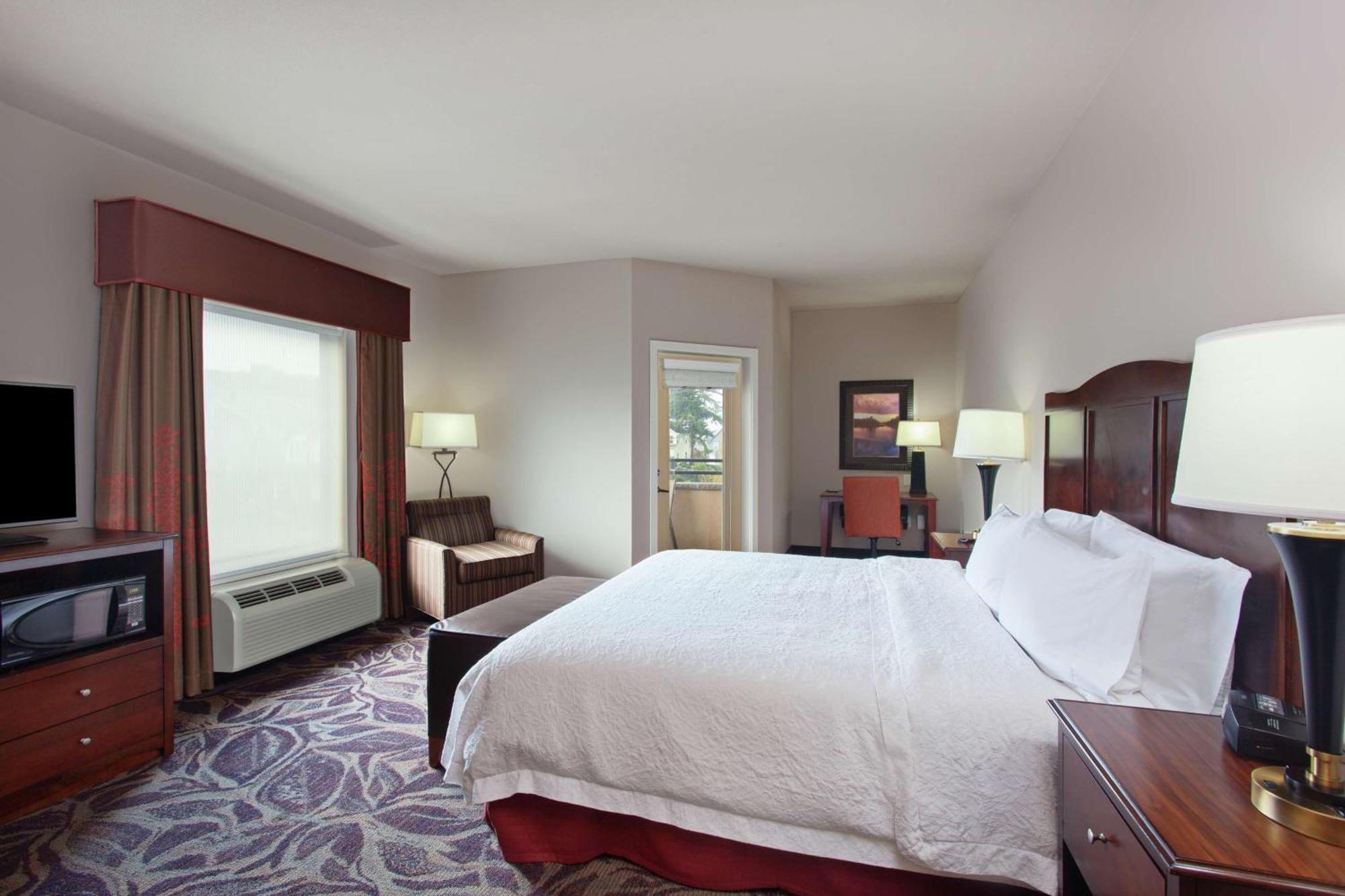 King Room with Water View and Balcony,1551482350:JPEG
