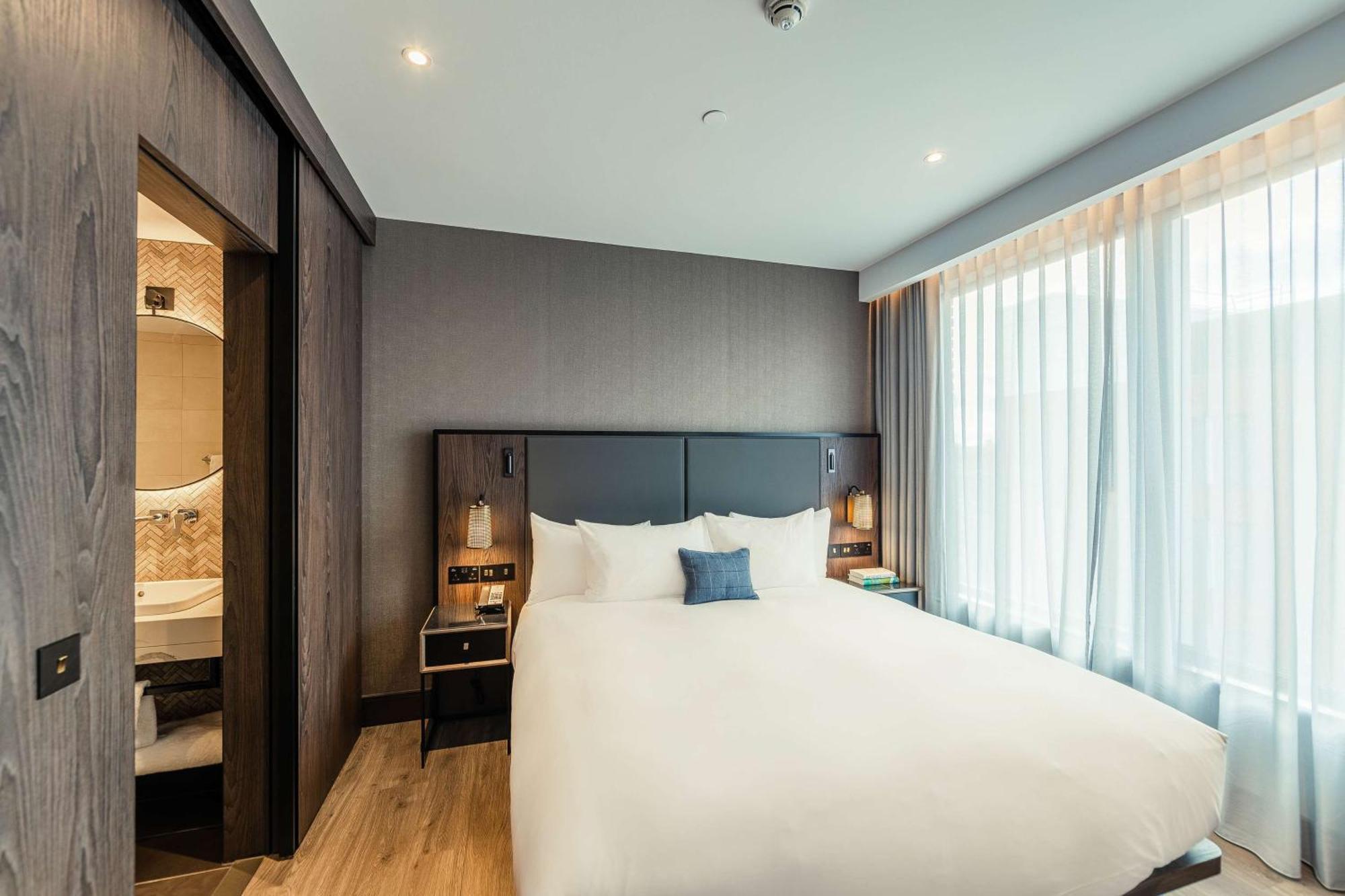 The Blake Apartment Suite,1552497871:JPEG