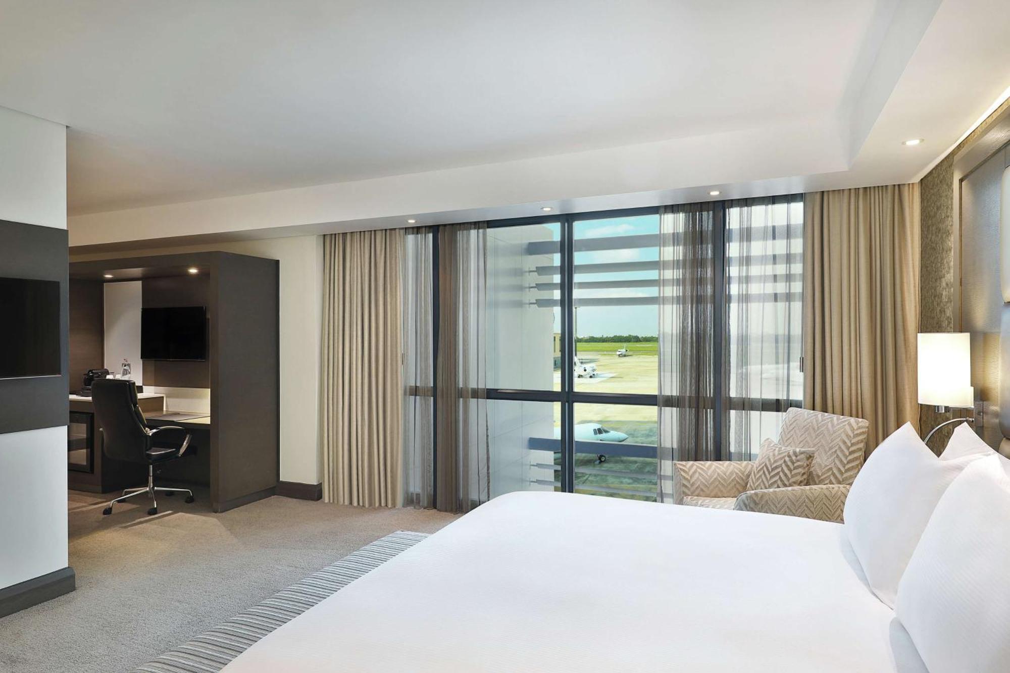 Business King Suite,1552680223:JPEG