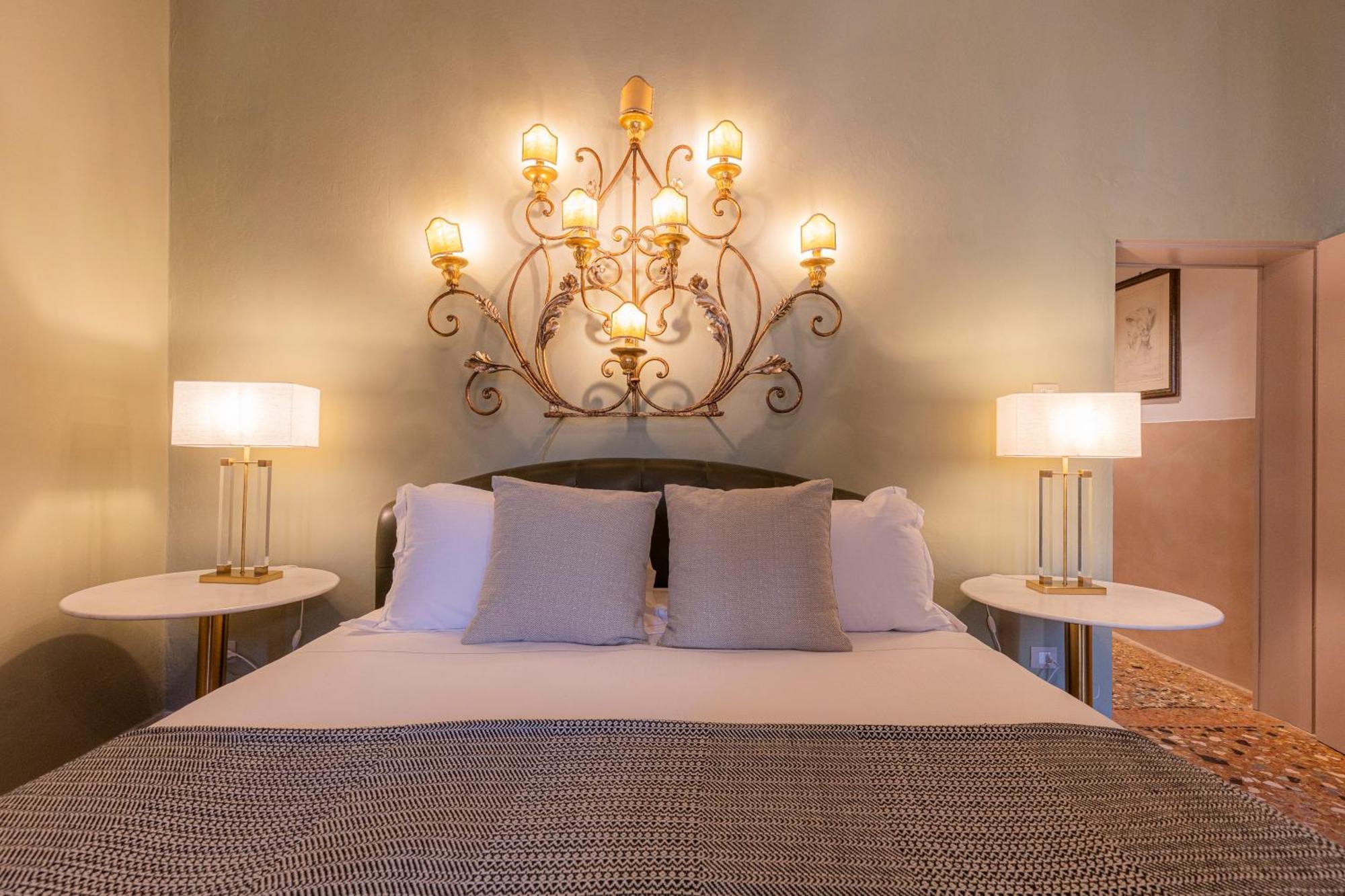 Superior King Suite