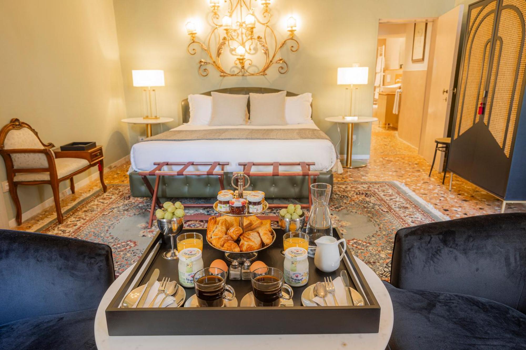 Superior King Suite