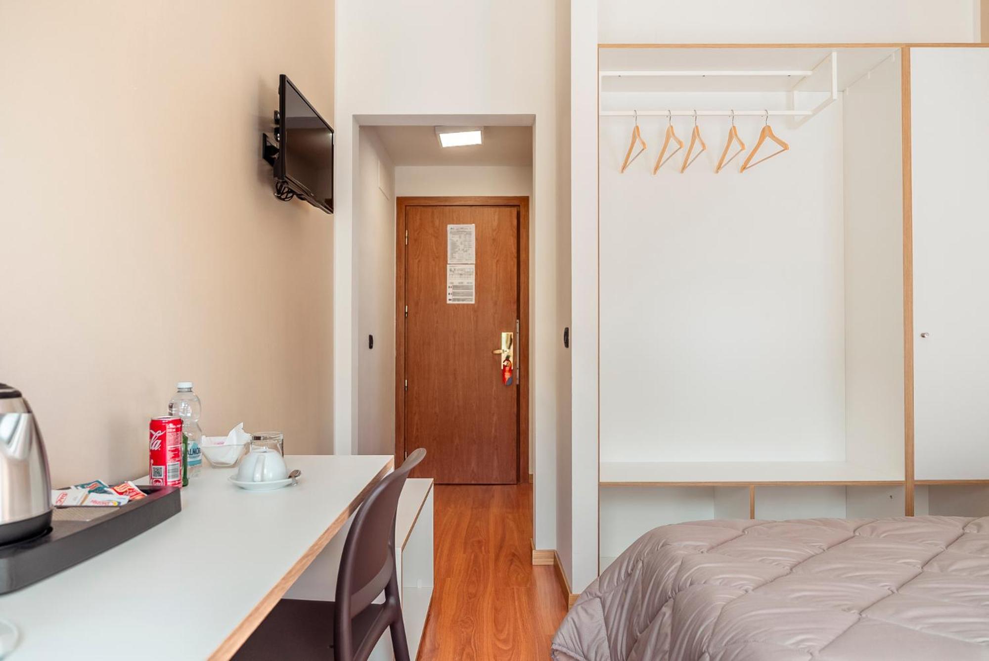 Single Room,1584527179:JPEG