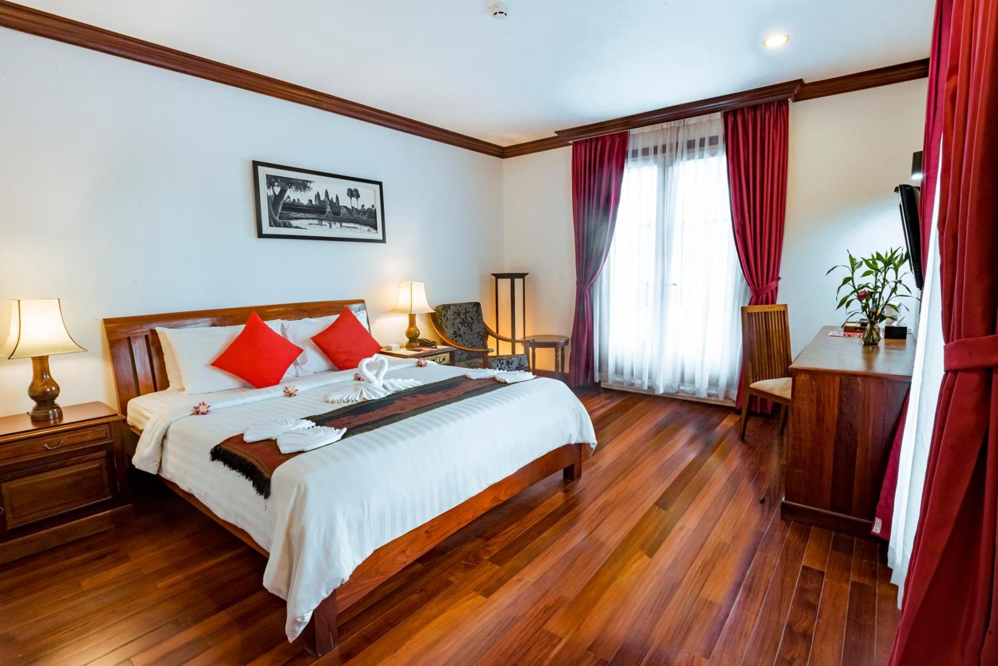 Deluxe Double Room with Pool View,1556152996:JPEG