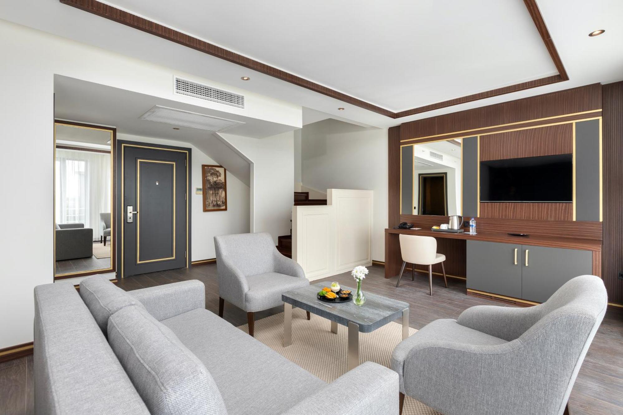 Premium Suite Room,1556570074:JPEG