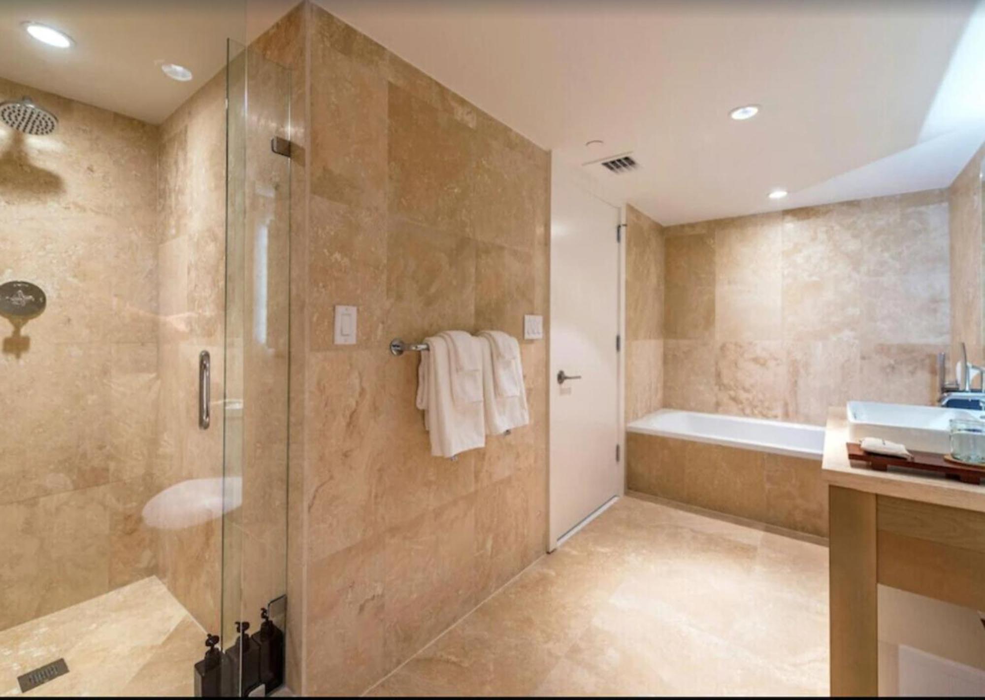 Deluxe Suite Sea View