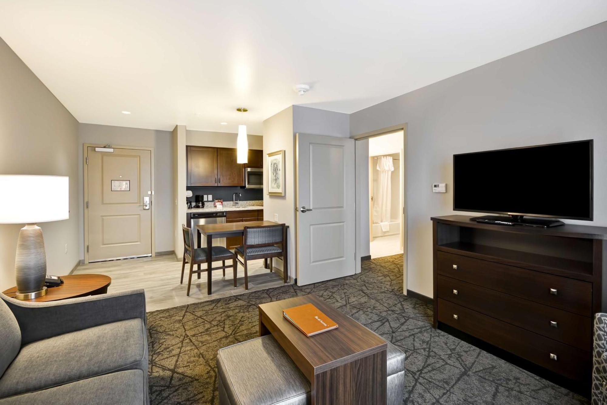 One-Bedroom King Suite Non-Smoking