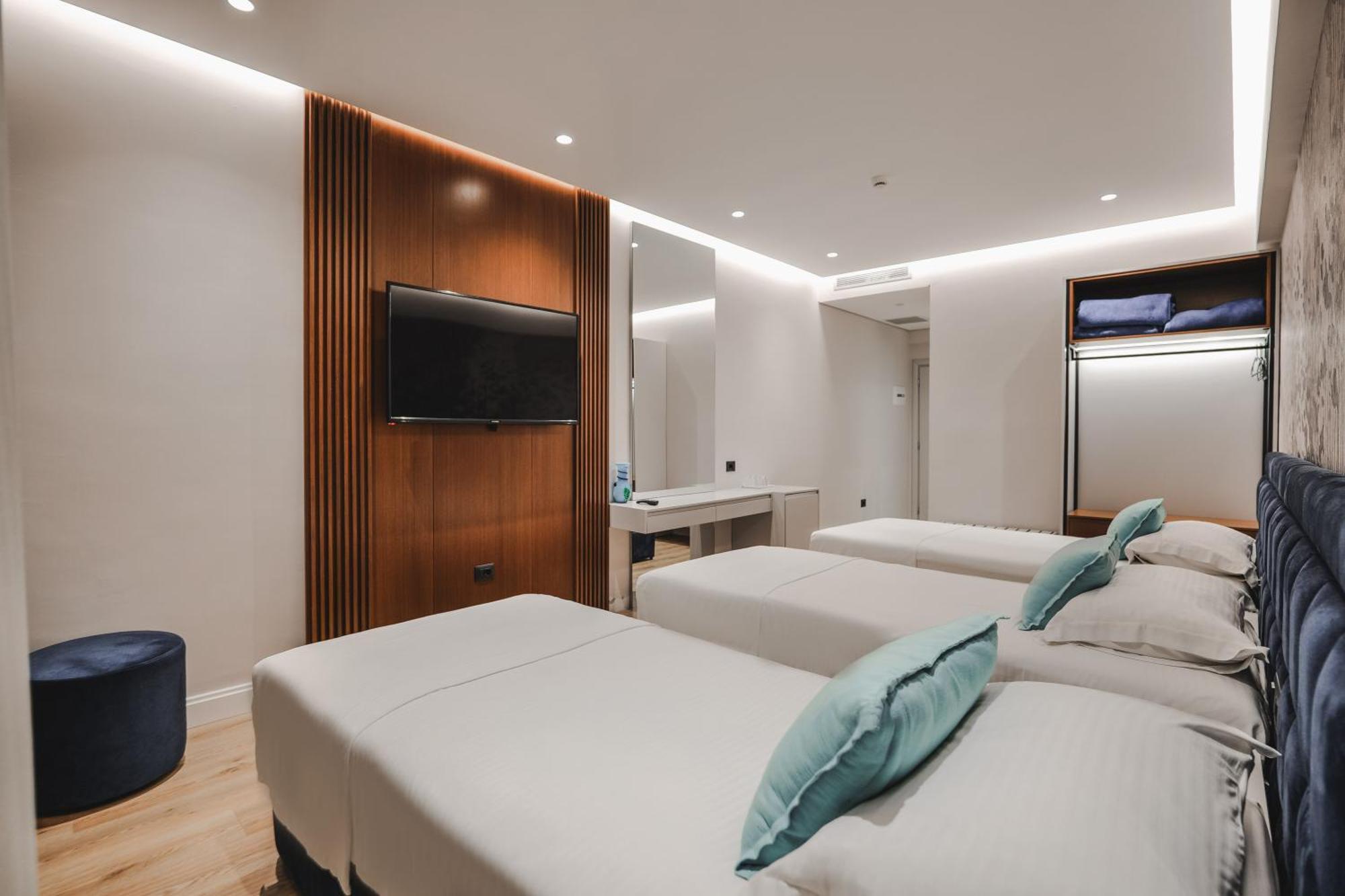 Deluxe Triple Room Sea View