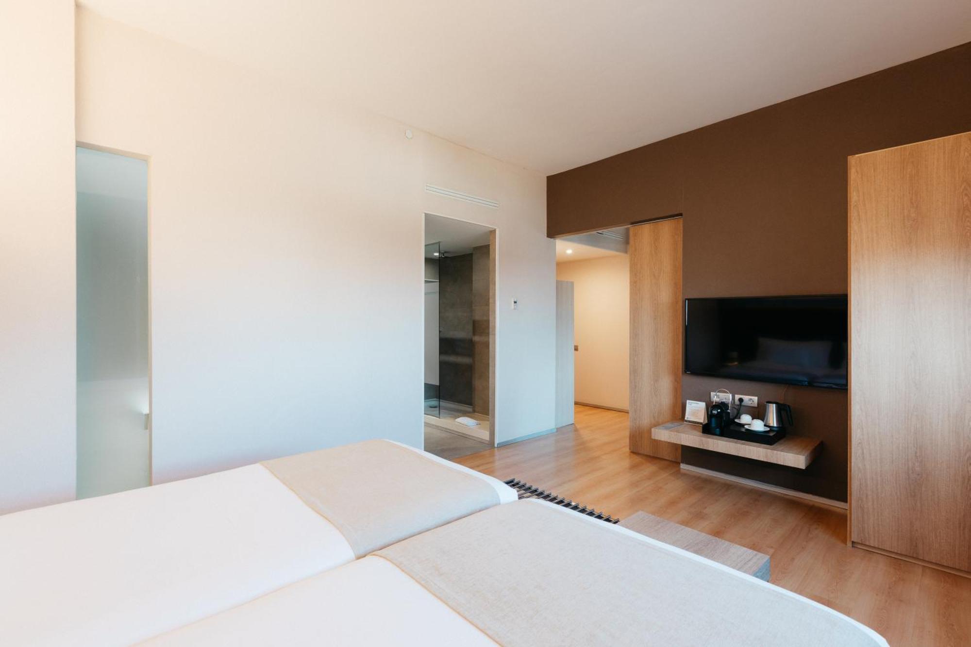 Junior Suite,1559625115:JPEG