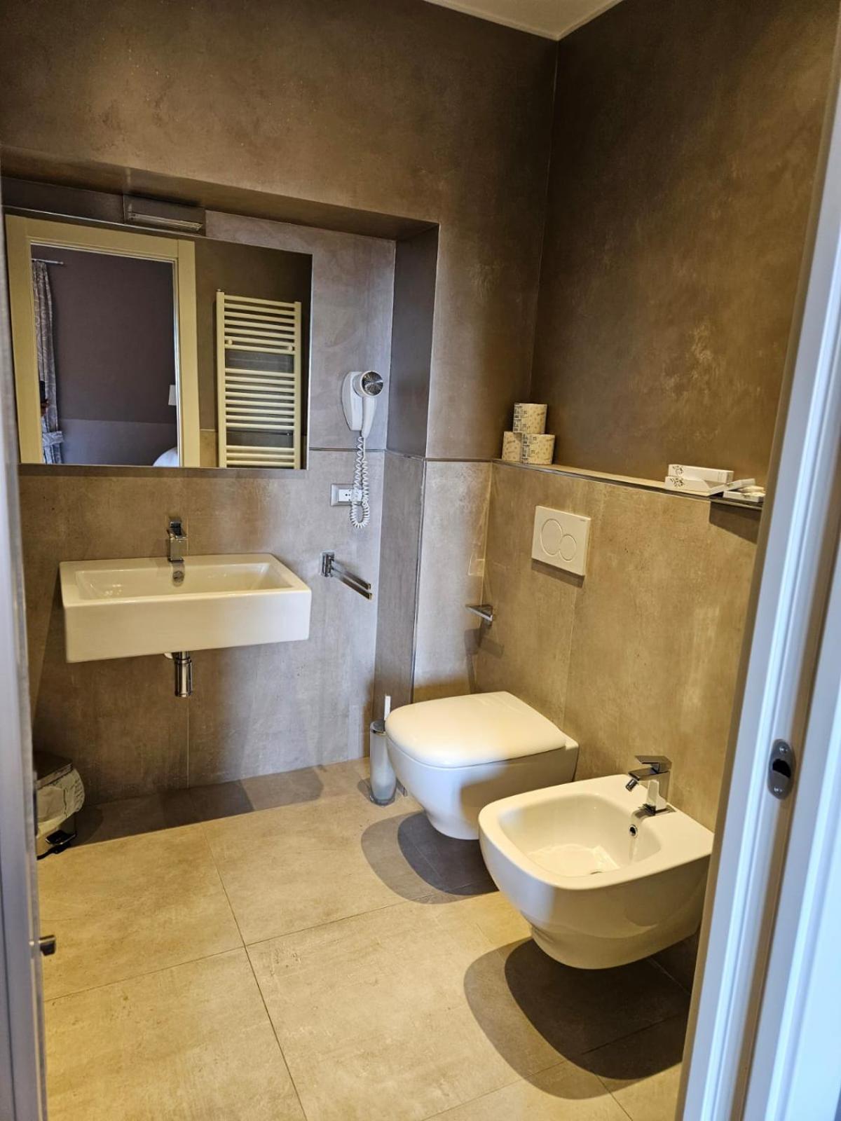 Double Room Private Bathroom