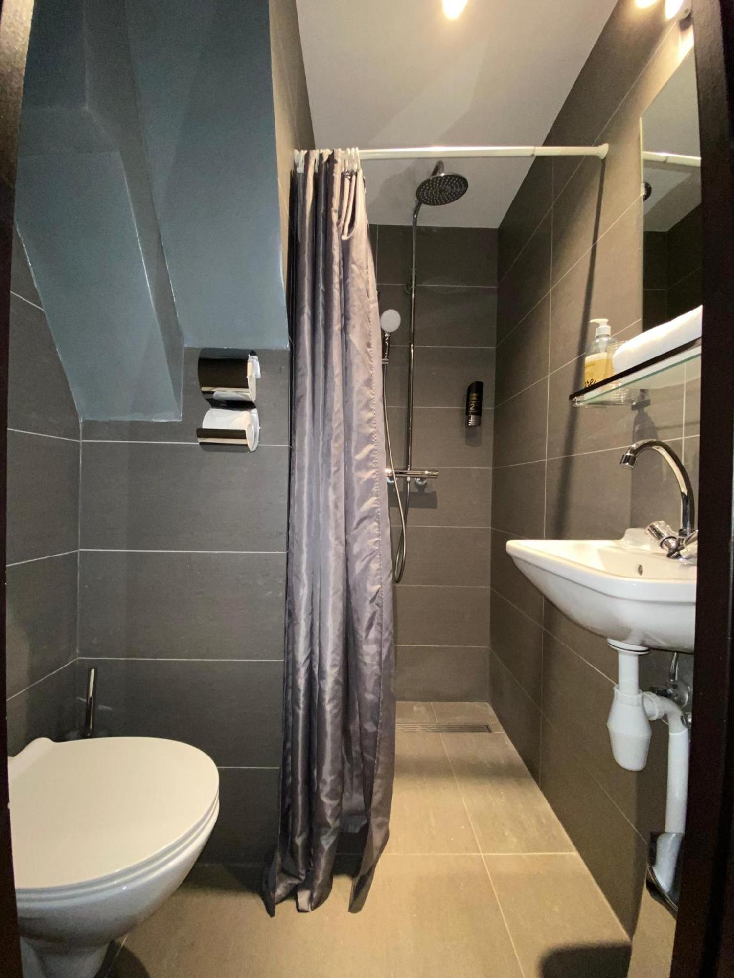Double or Twin Room Canal View