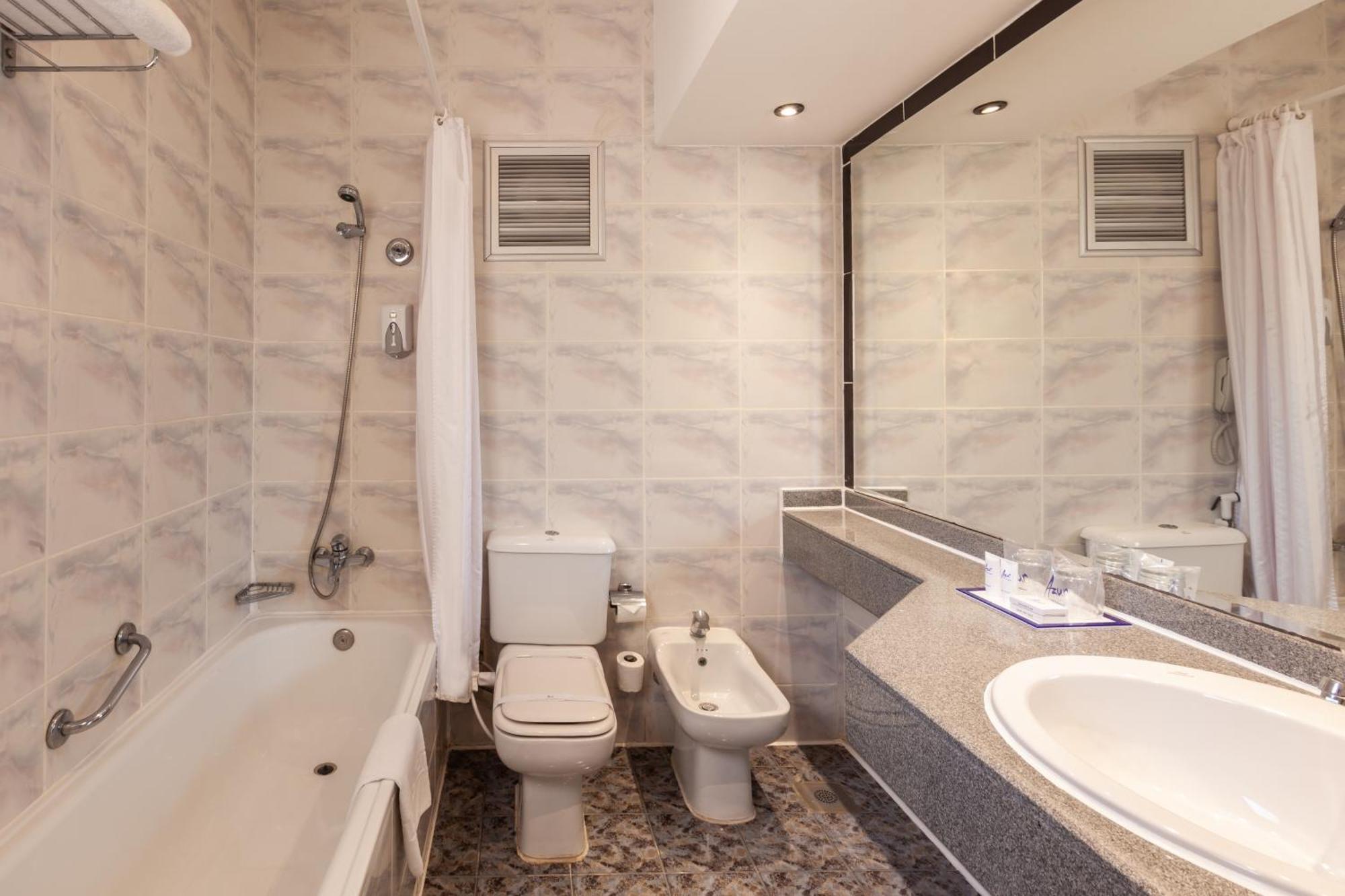 One-Bedroom Bungalow (3 Adults),1563290440:JPEG