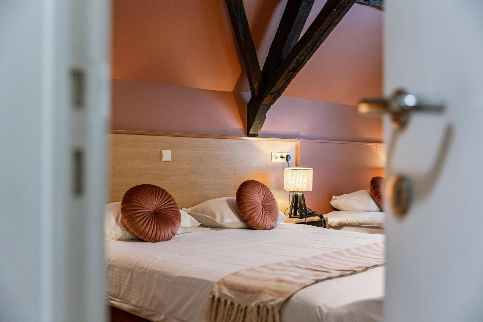 Triple Room,1566915035:JPEG