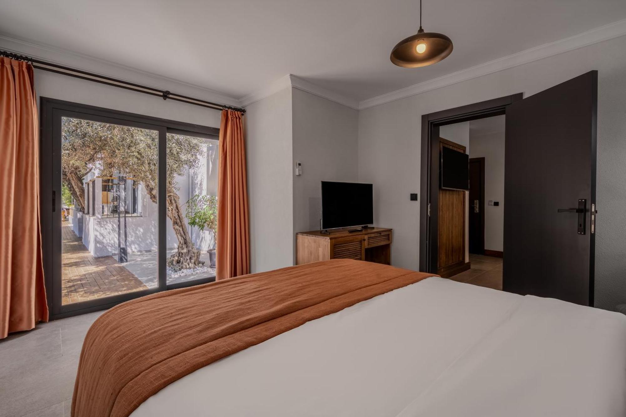 One-Bedroom Suite