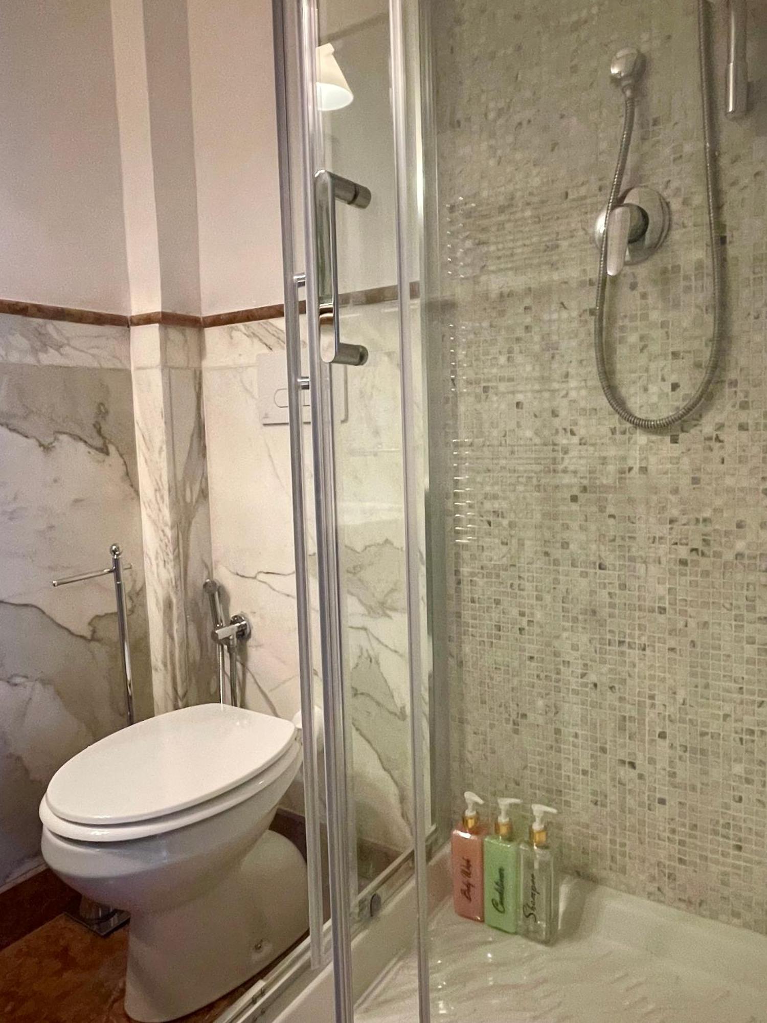 Double Room Private Bathroom