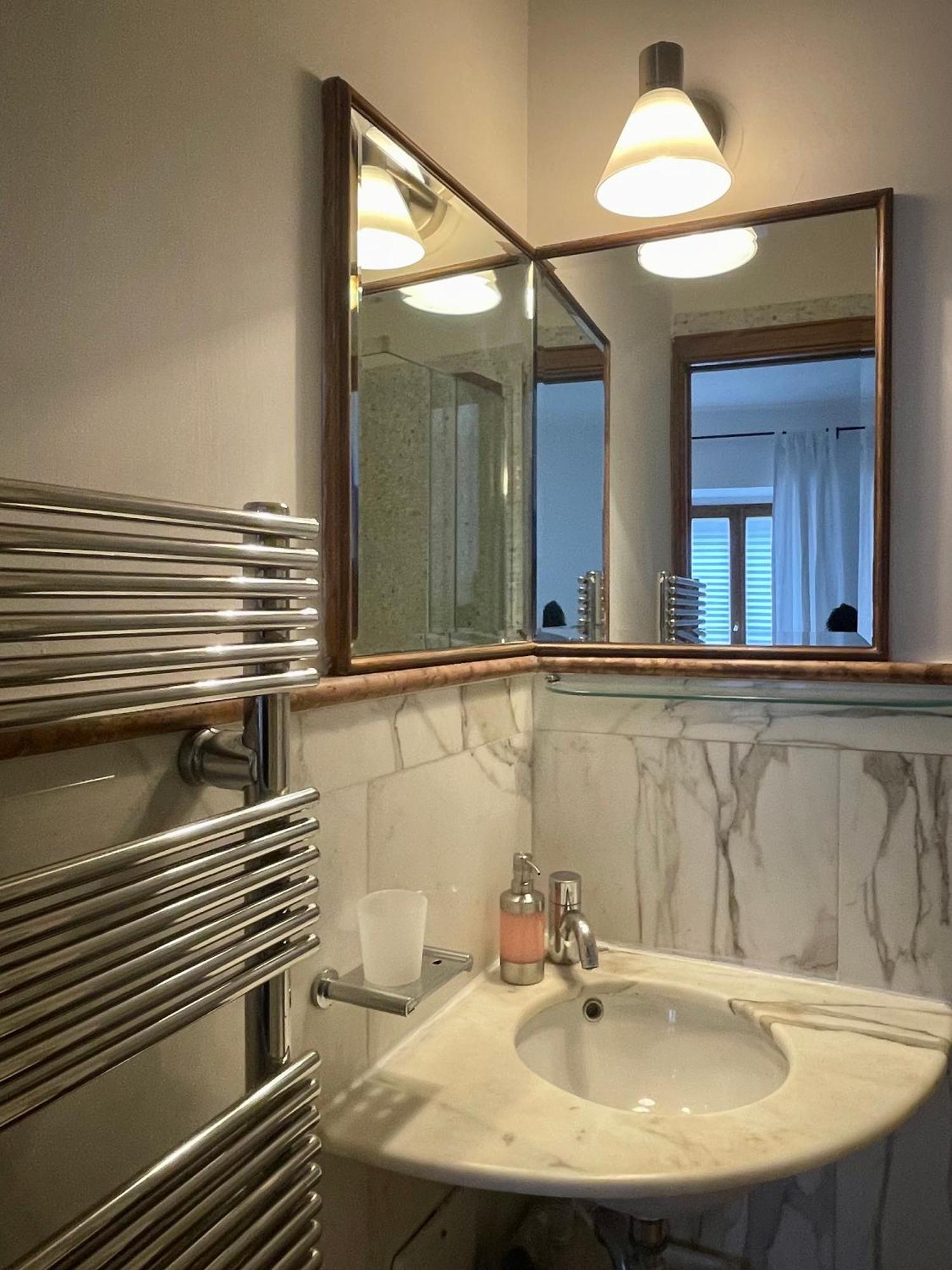 Double Room Private Bathroom