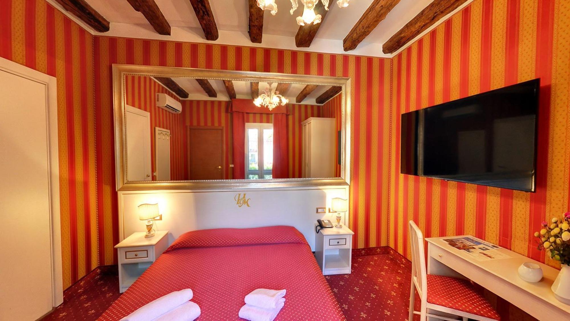 Superior Double or Twin Room Garden View