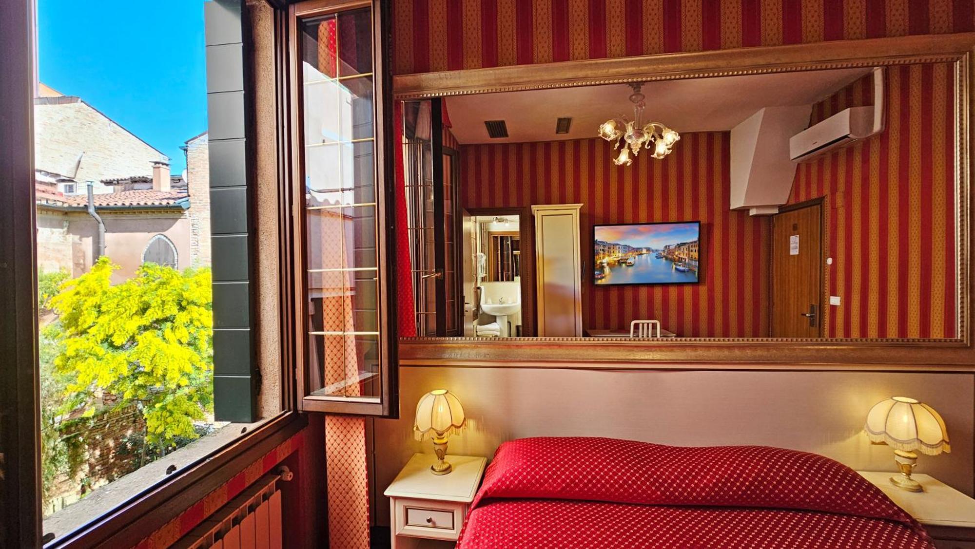 Superior Double or Twin Room Garden View