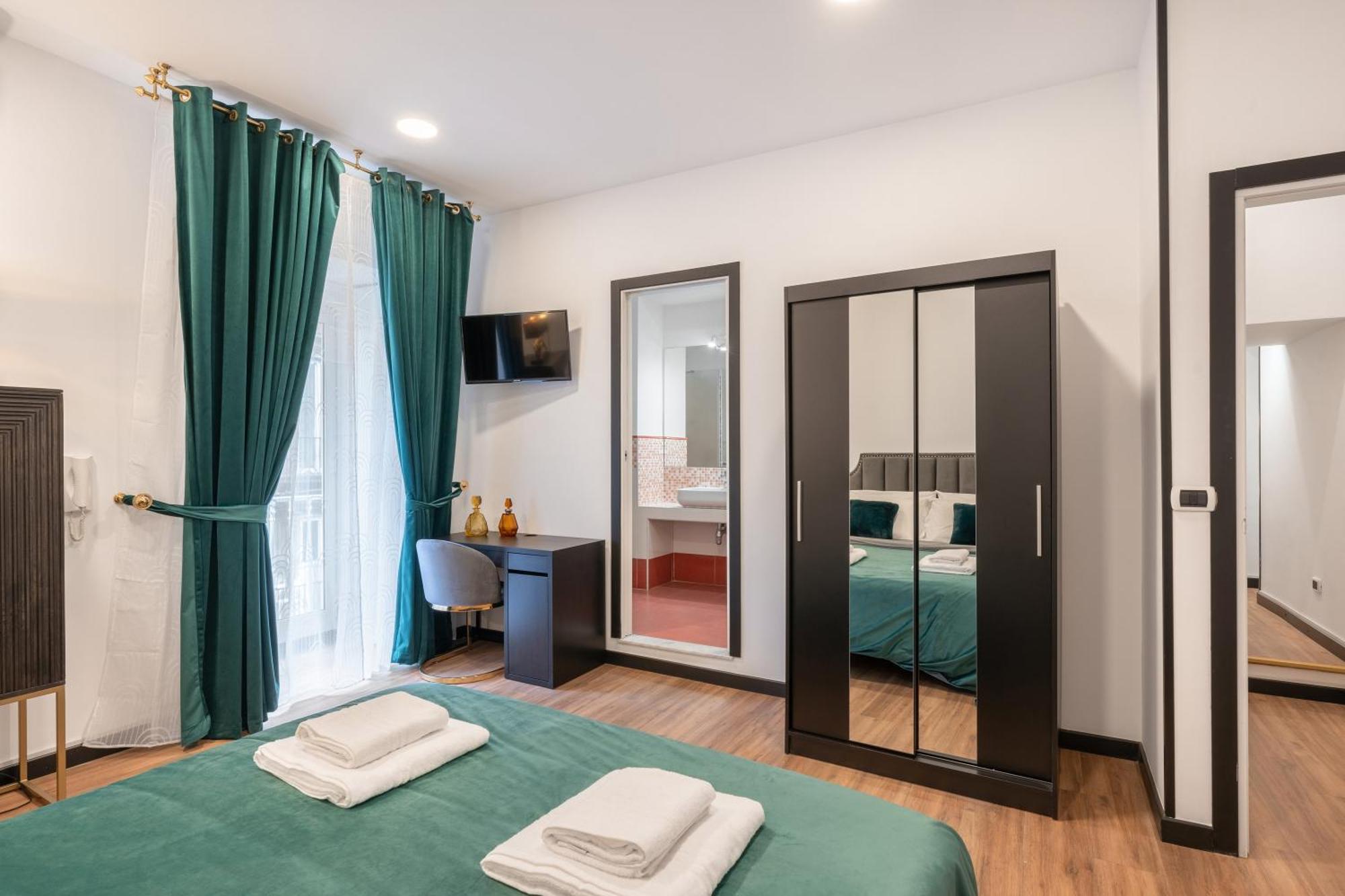 Two-Bedroom Deluxe Apartment