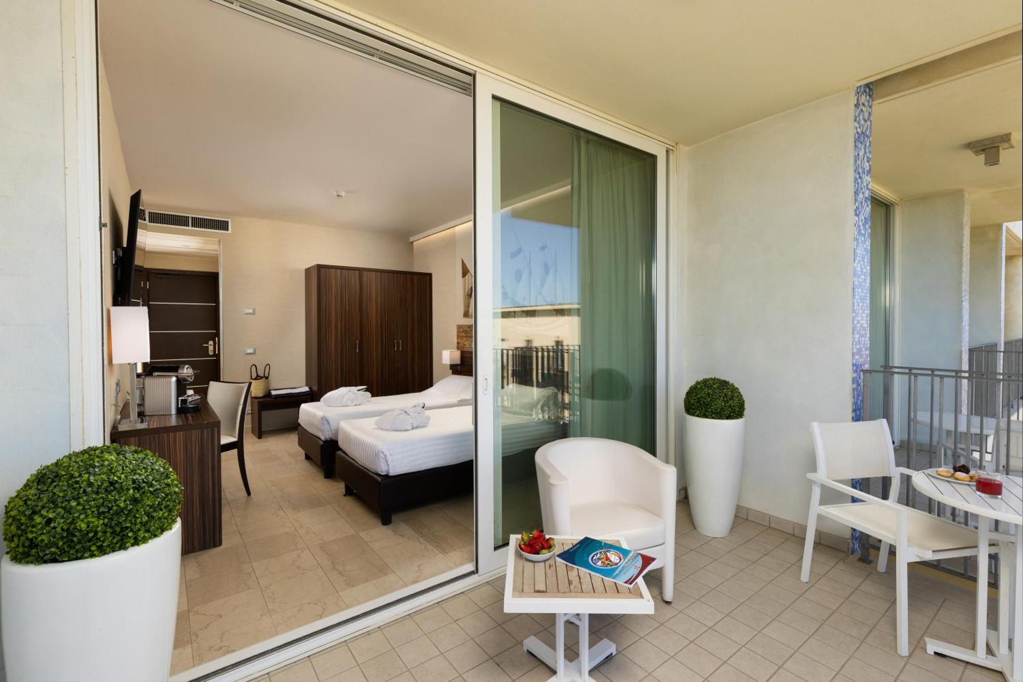 Classic Twin Room Terrace