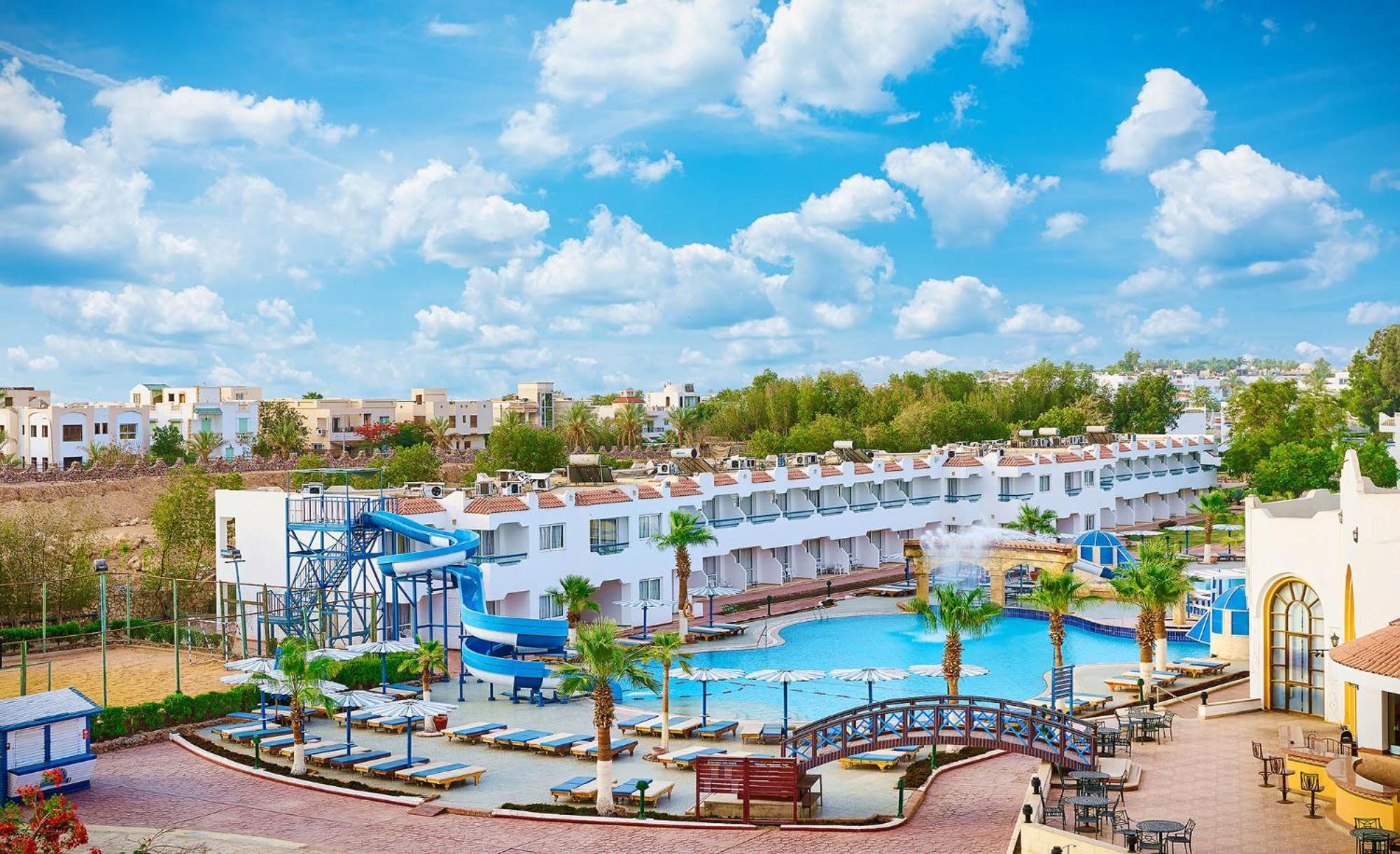Superior Pool View Room