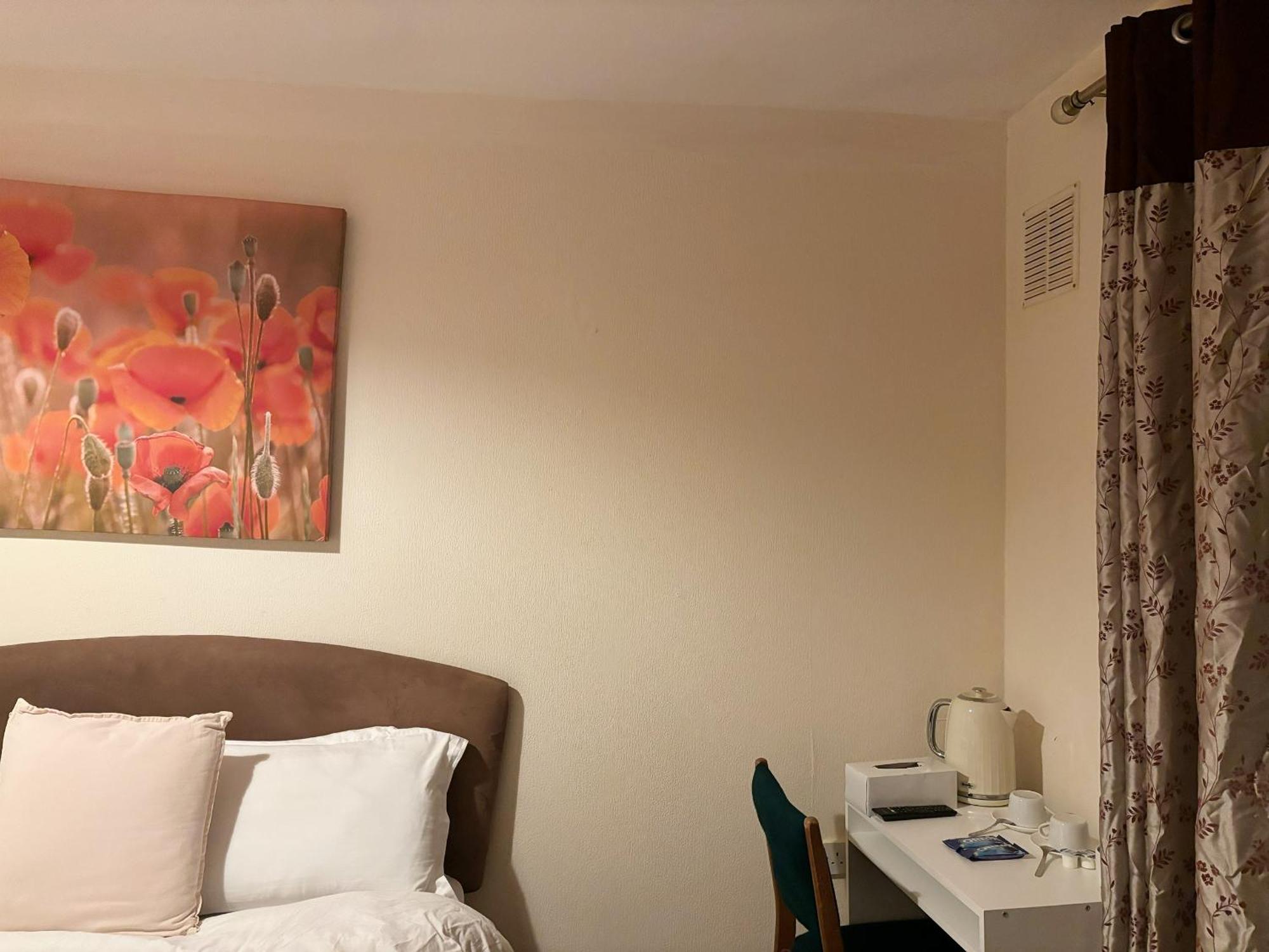 Double Room Private Bathroom