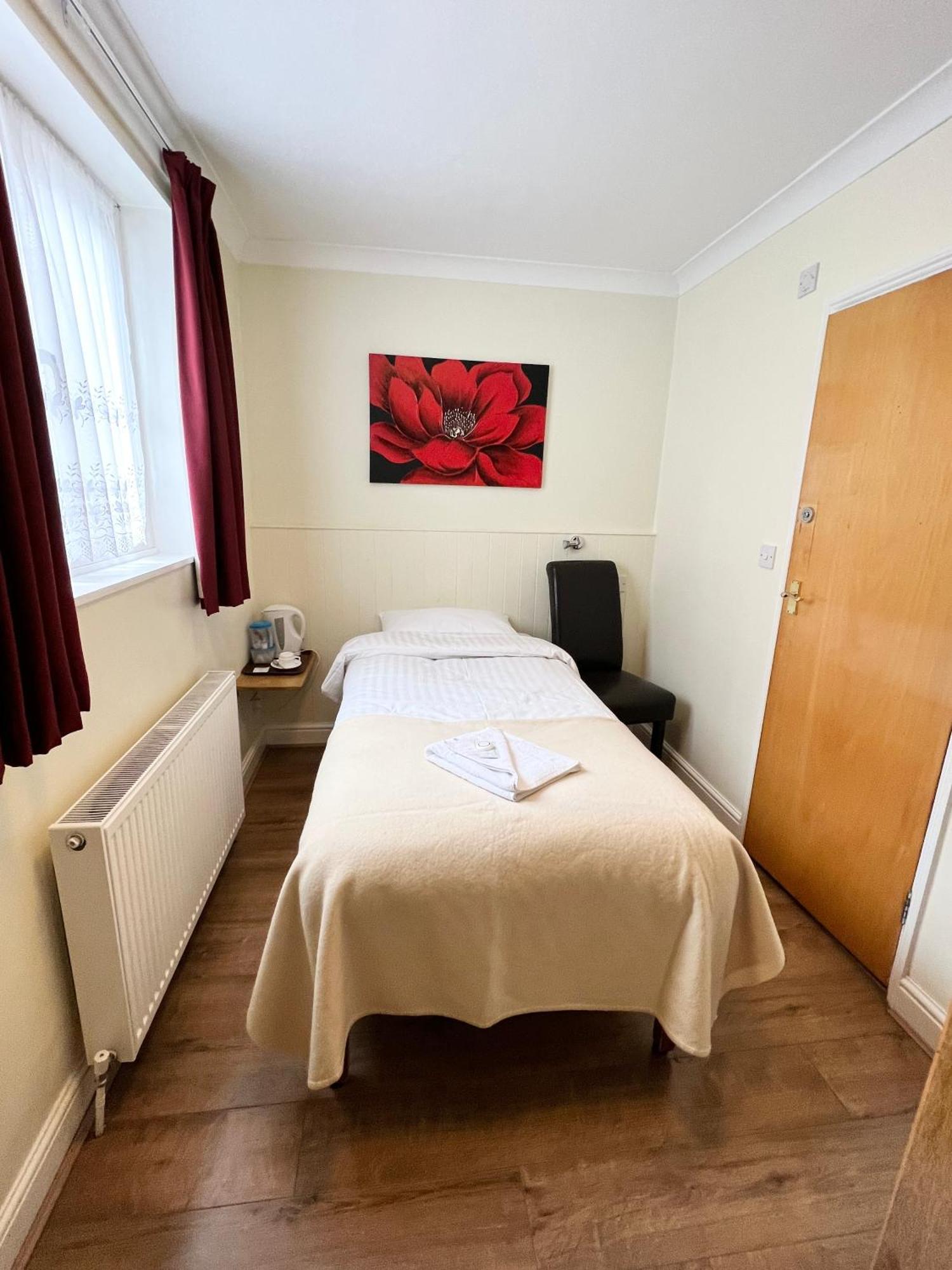Single Room Private Bathroom