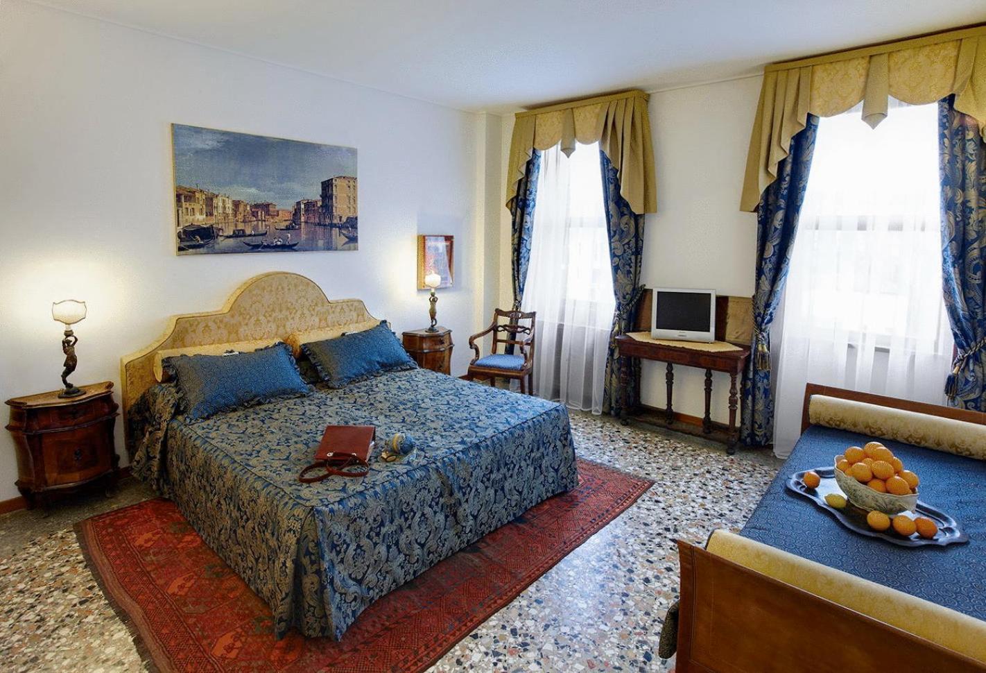 Junior Suite Grand Canal View