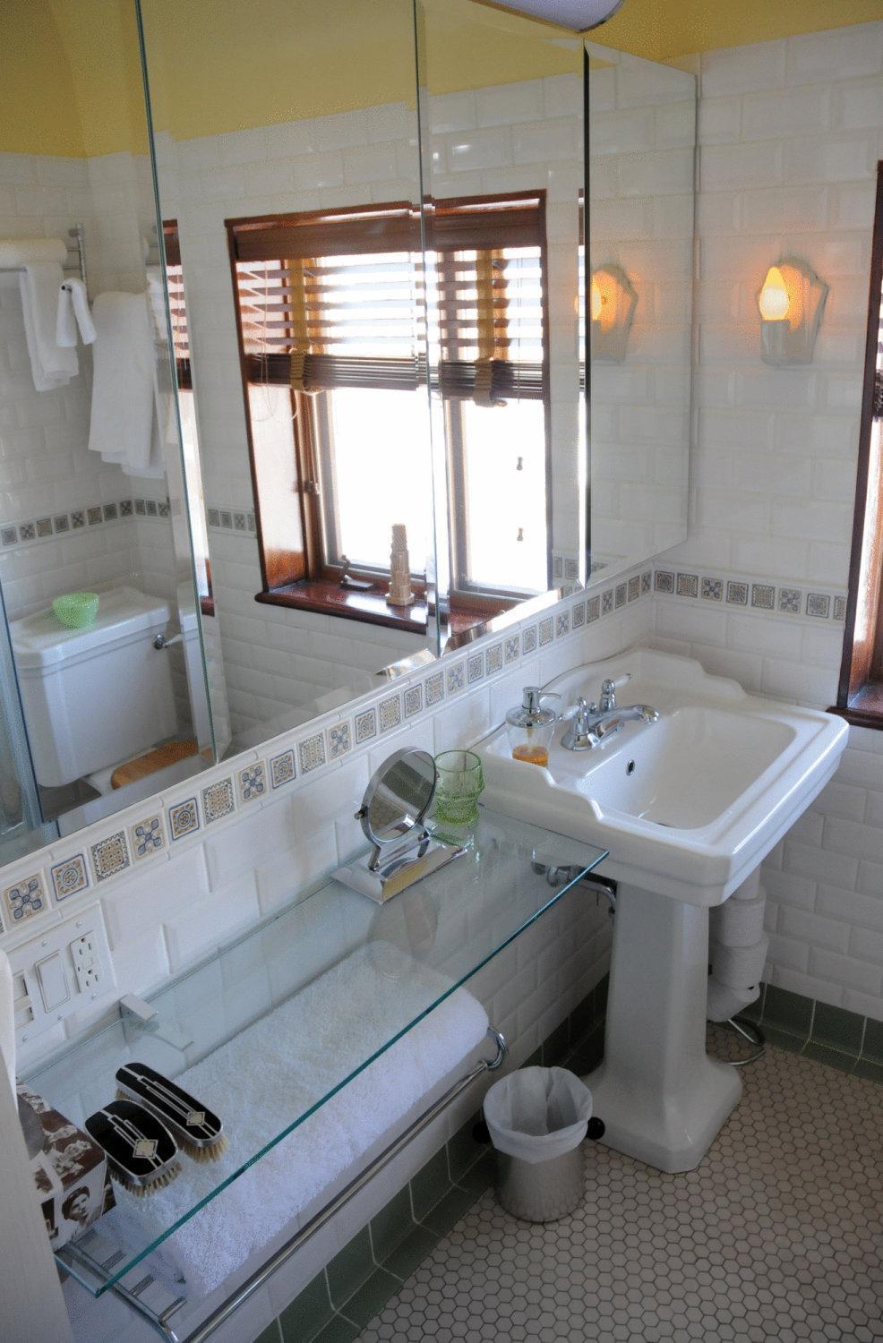 Chambre Double Standard avec Toilettes Communes