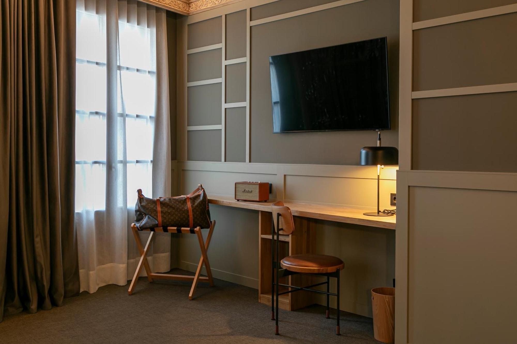 Grand Luxe Room,1580845517:JPEG