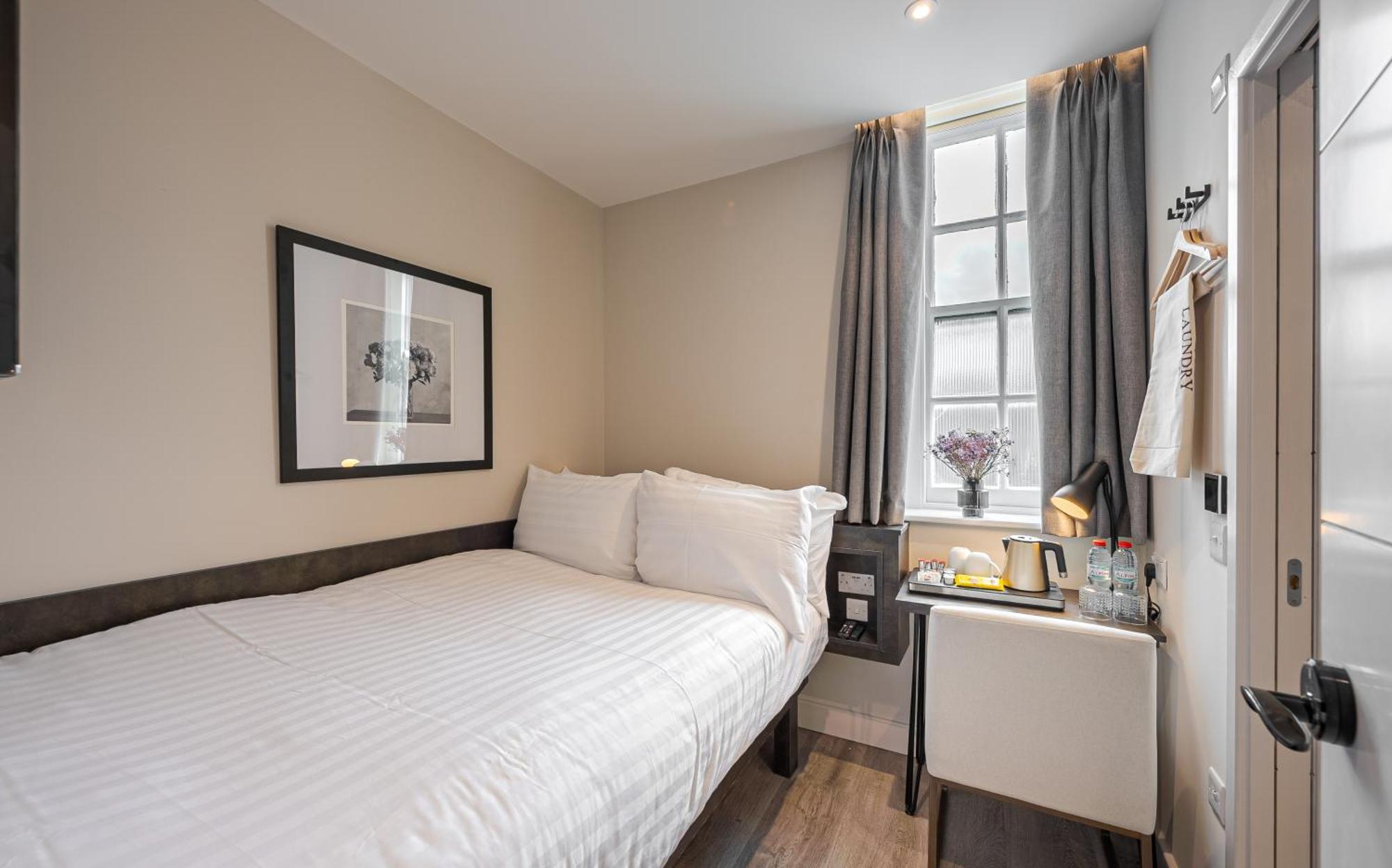 Small Double Room,1581796261:JPEG