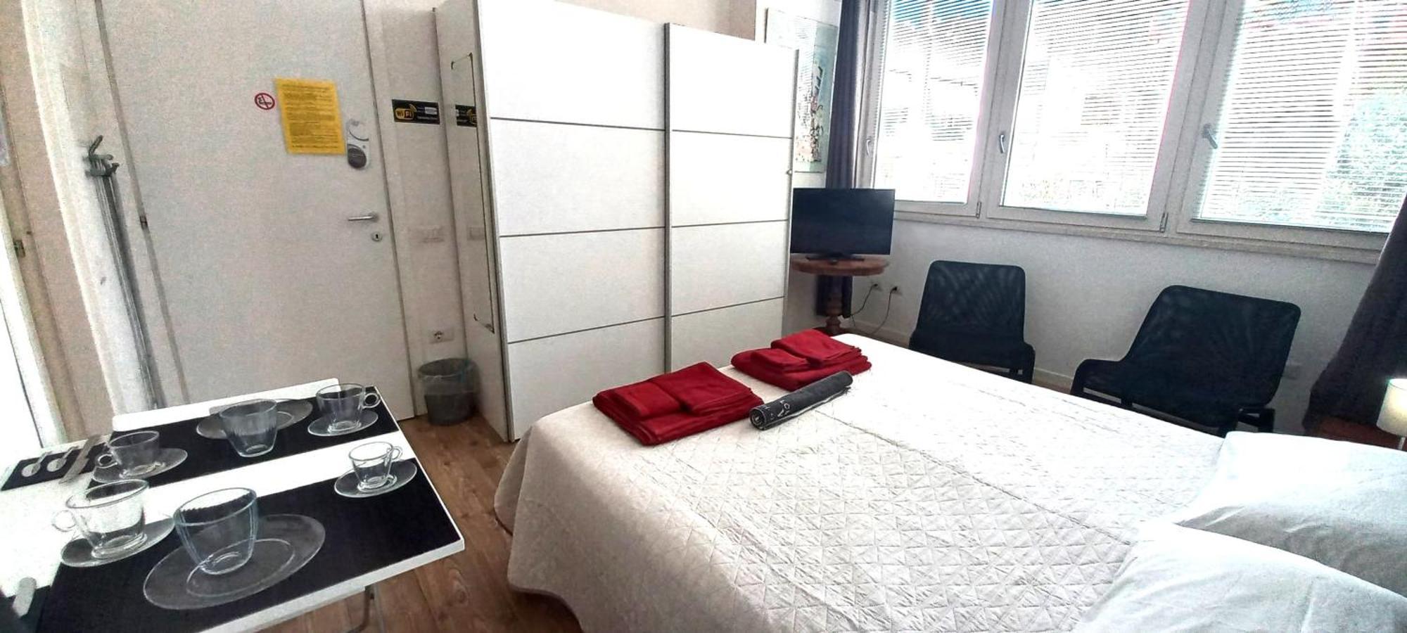 Double or Twin Room Private Bathroom