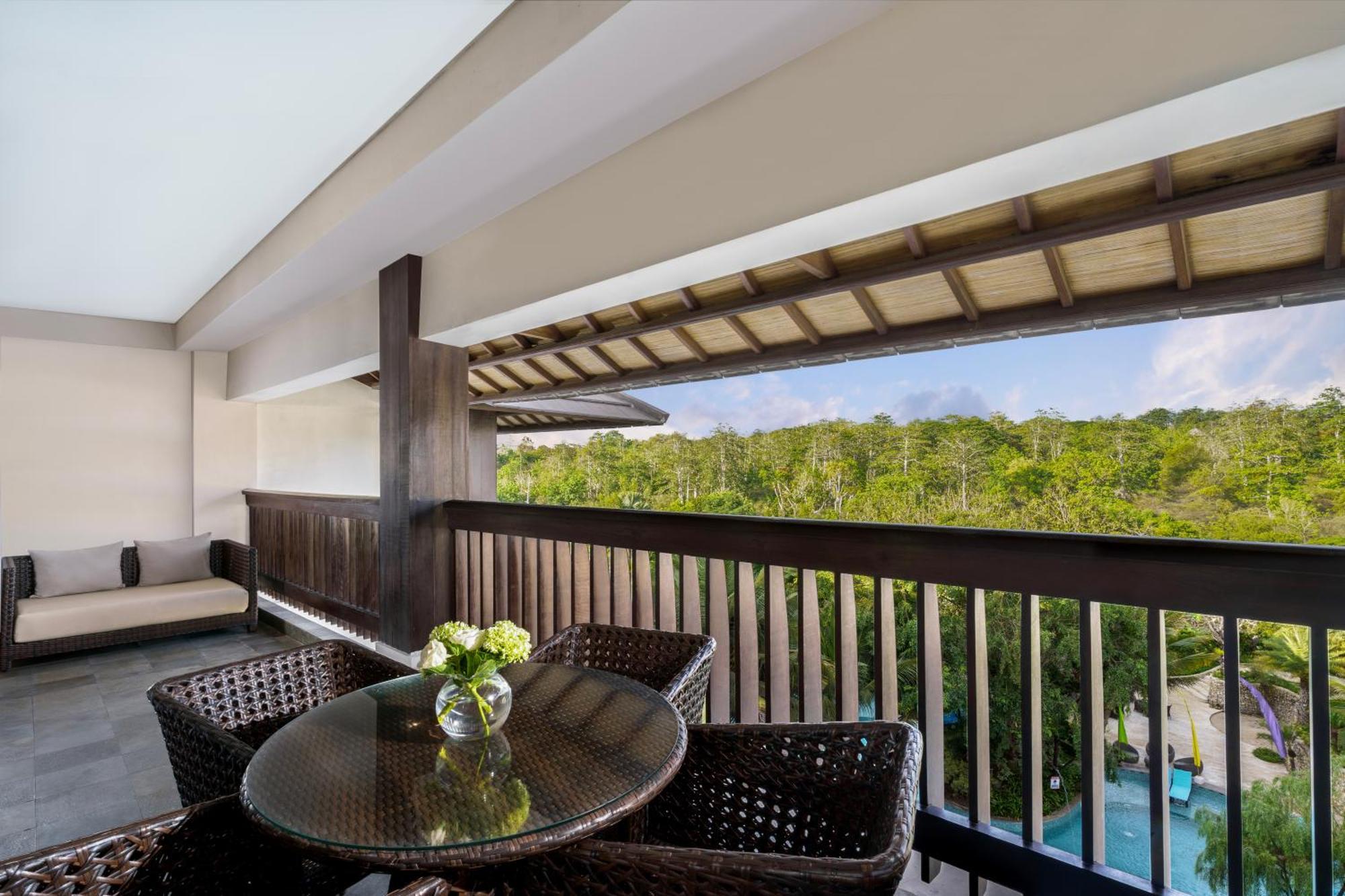 Deluxe Room 2 Single Beds Pool View
