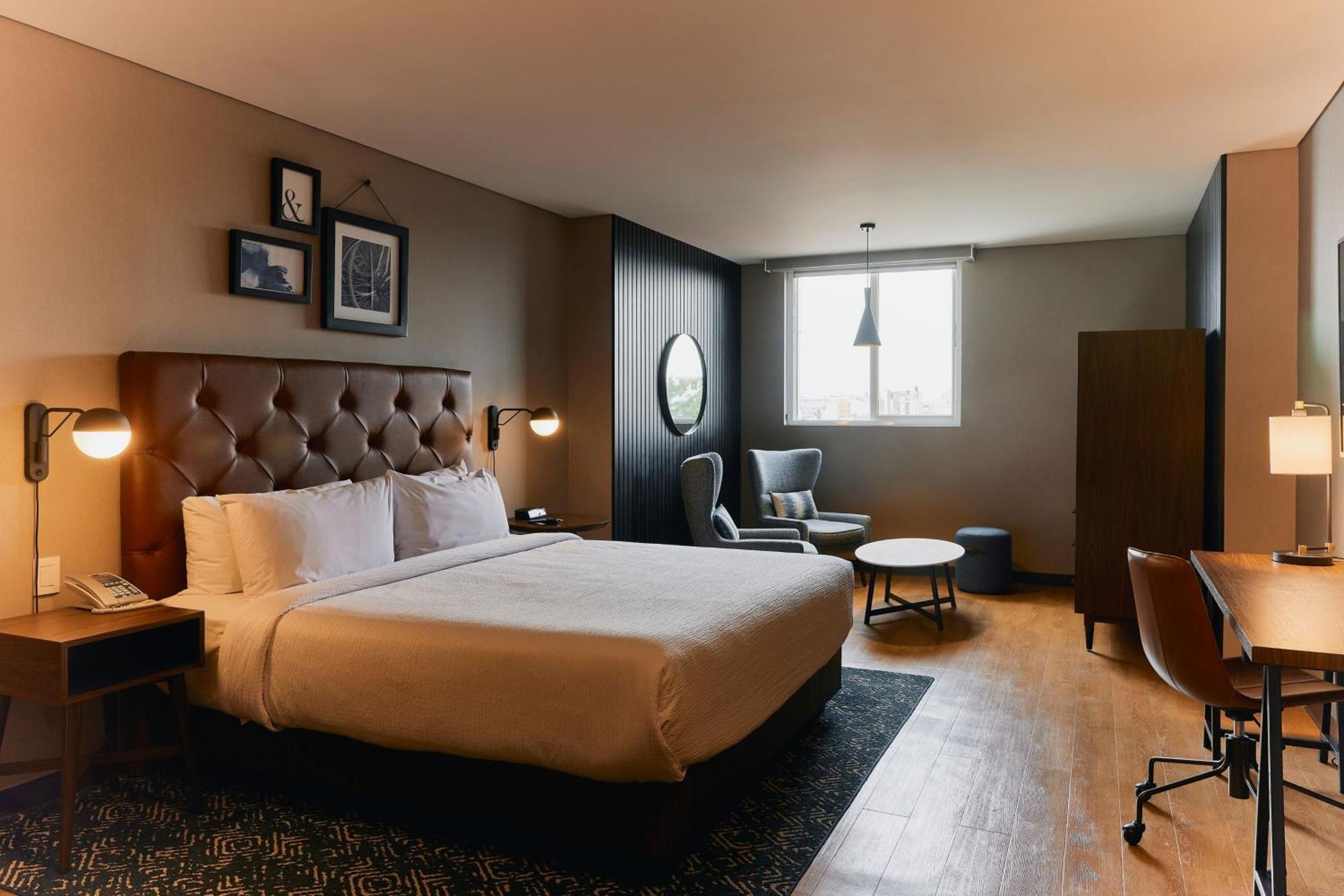 Junior King Suite