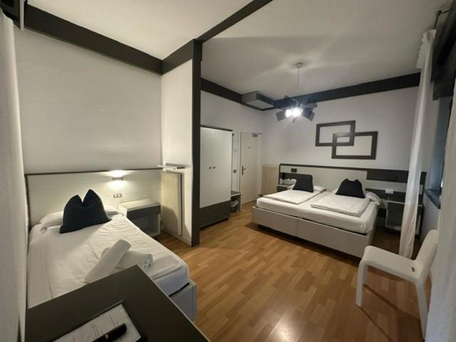 Triple Room,1633707892:JPEG