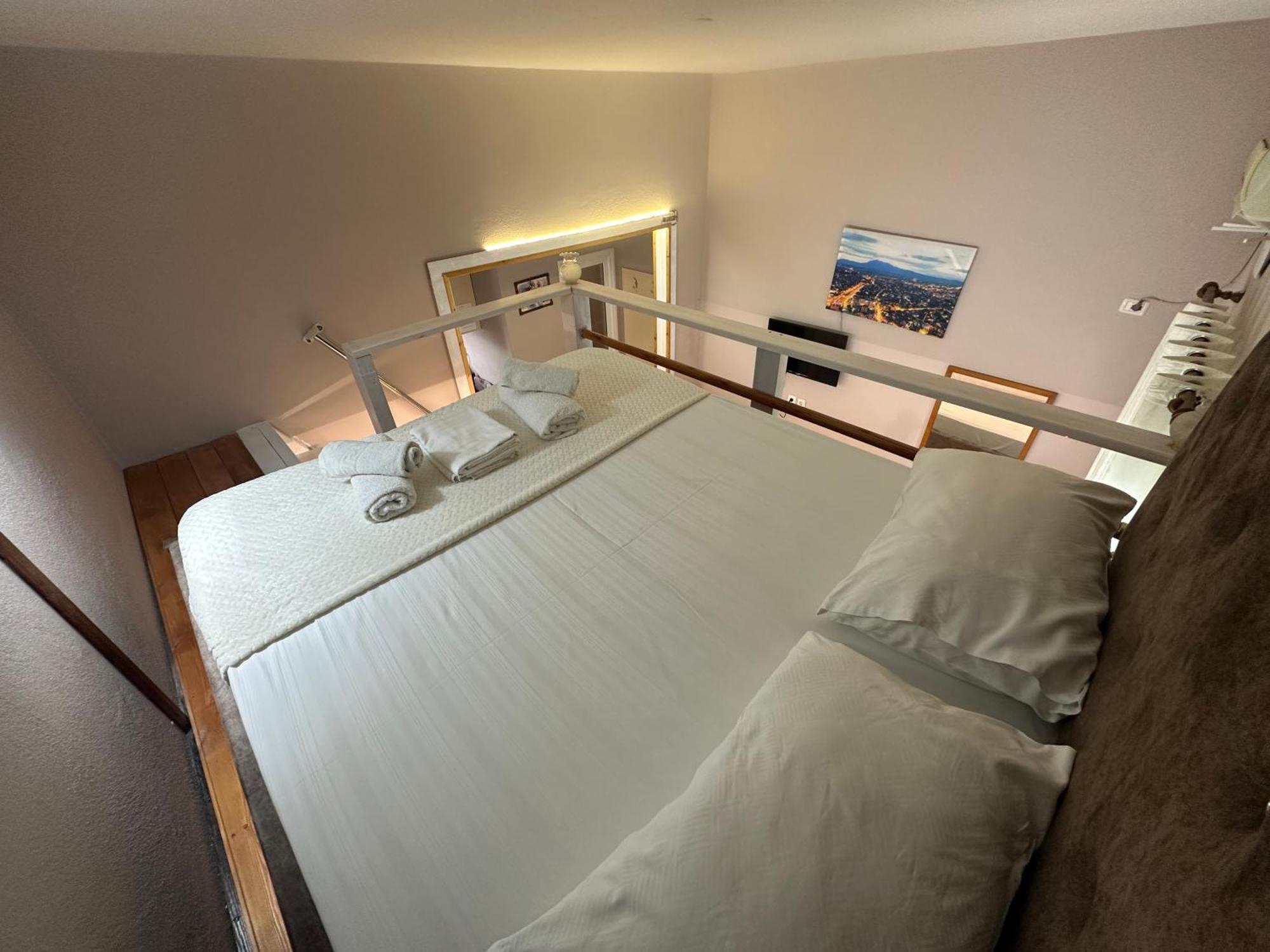 Double Room Private Bathroom