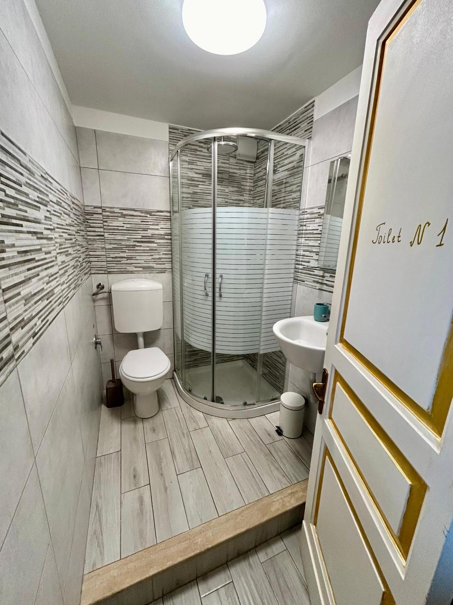 Double Room Private External Bathroom