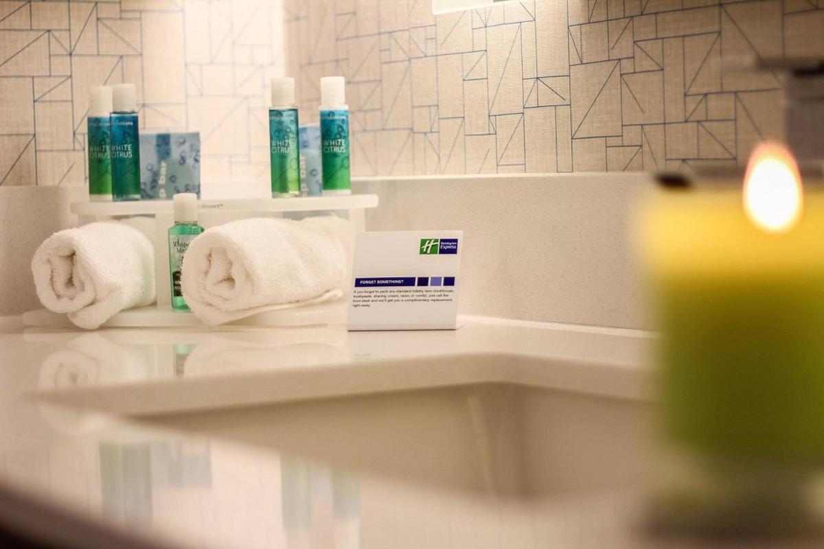 Standard King Room,1587503642:JPEG