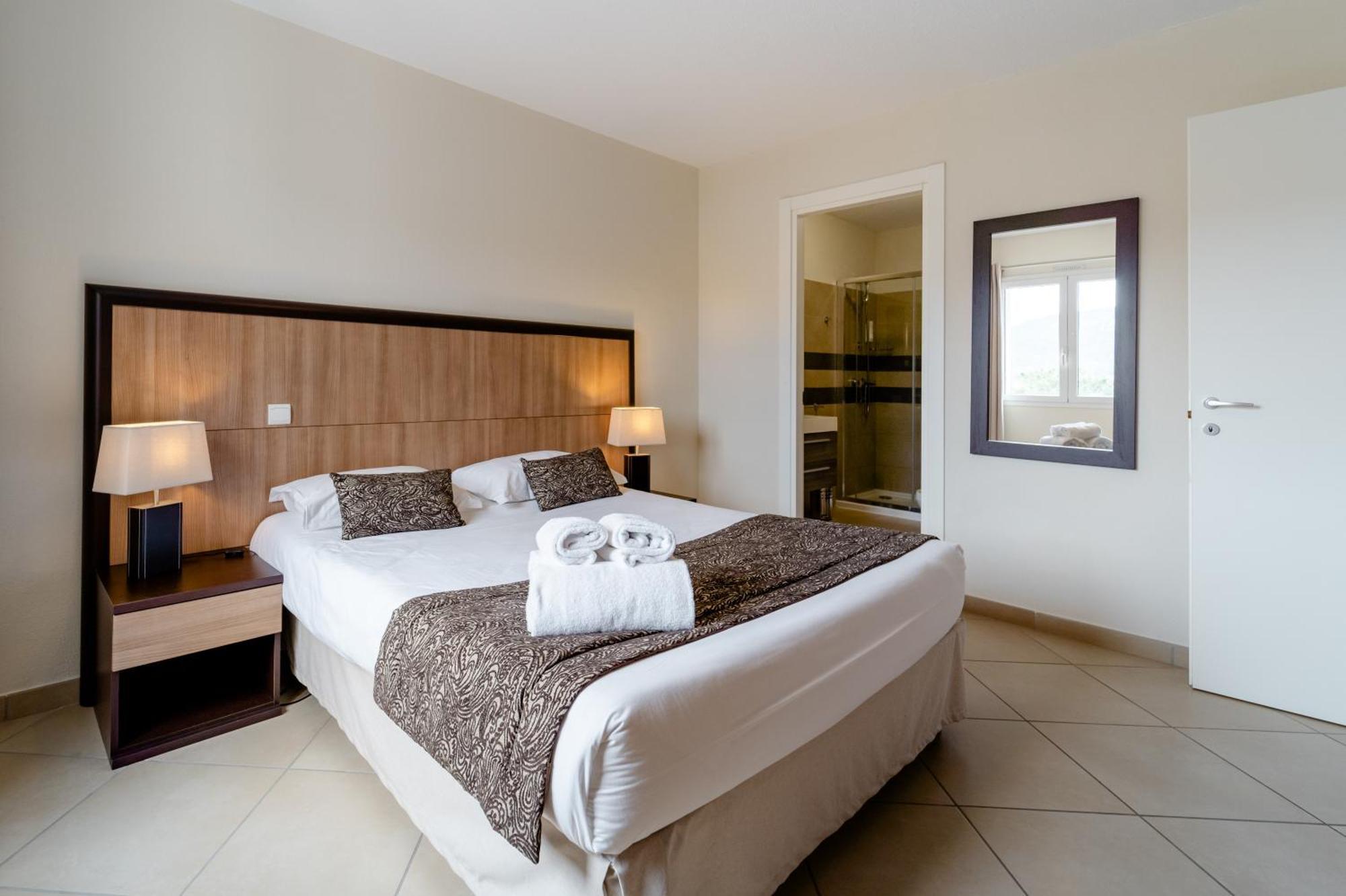 Two-Bedroom Apartment Pool Side