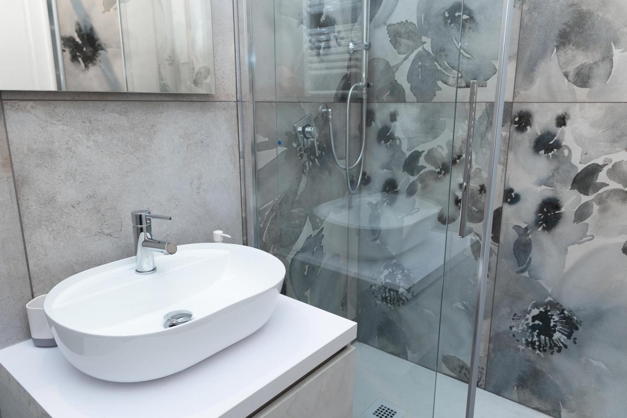 Triple Room Private External Bathroom