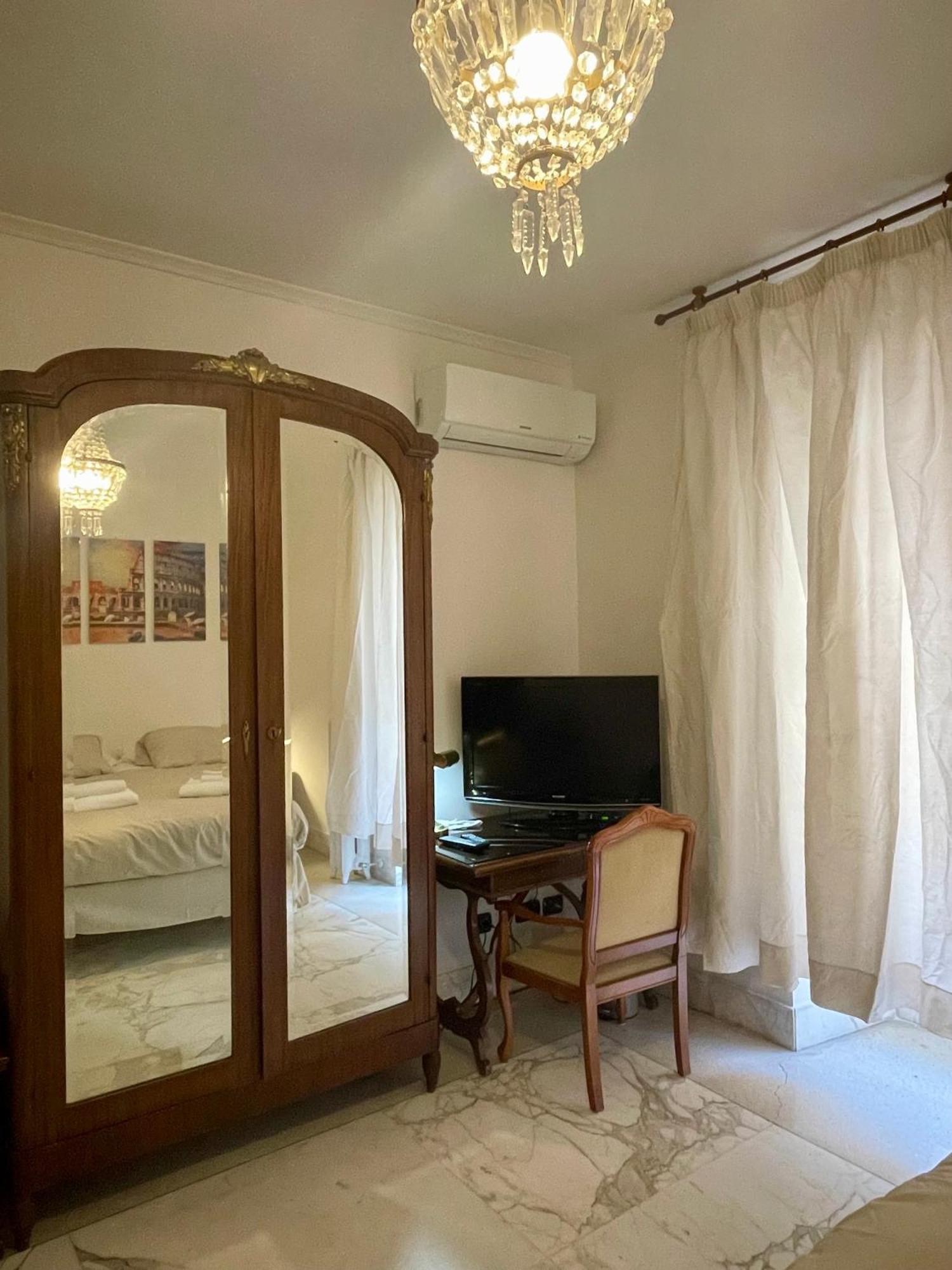 Triple Room Private External Bathroom