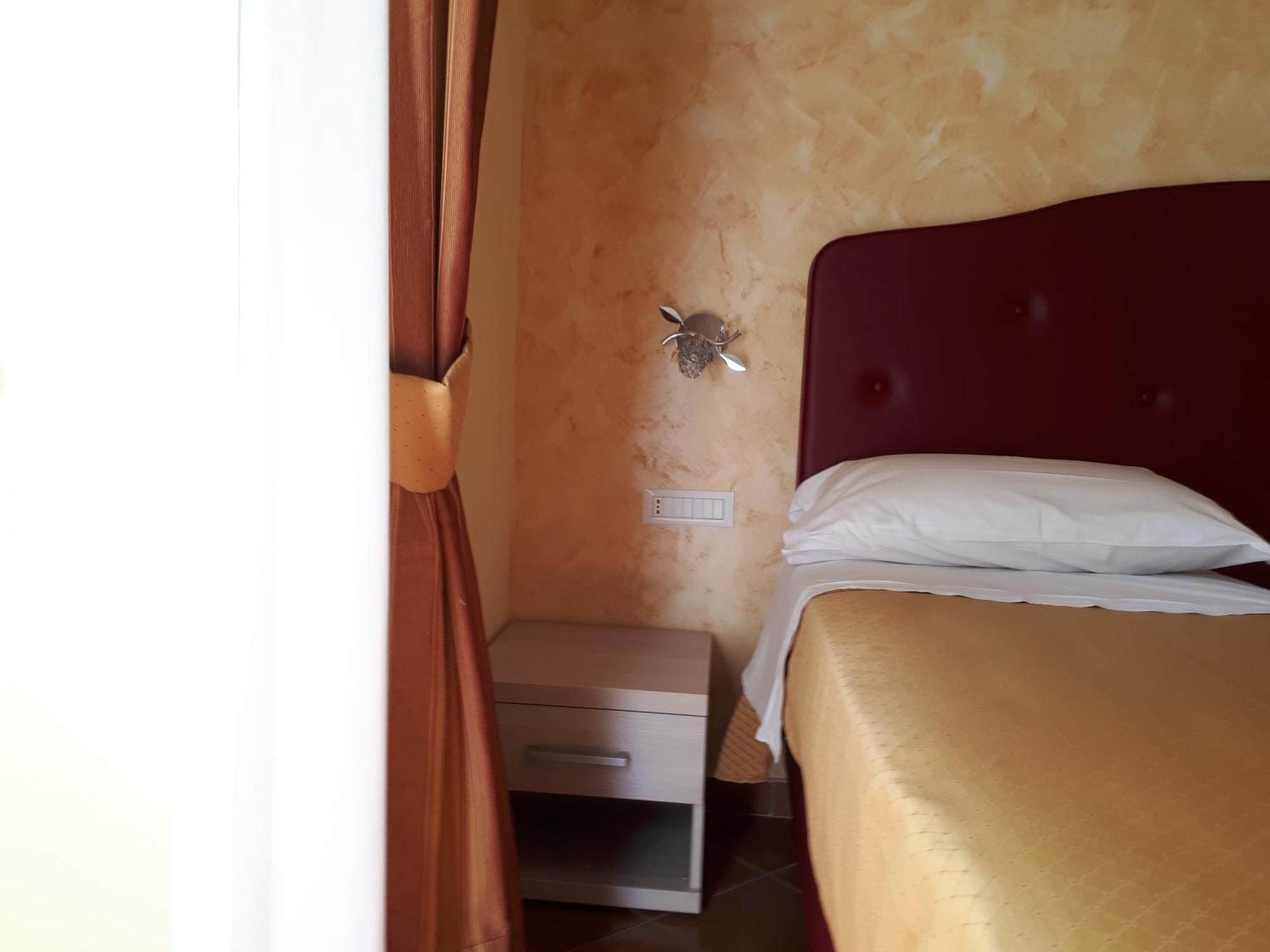 Double or Twin Room Private Bathroom