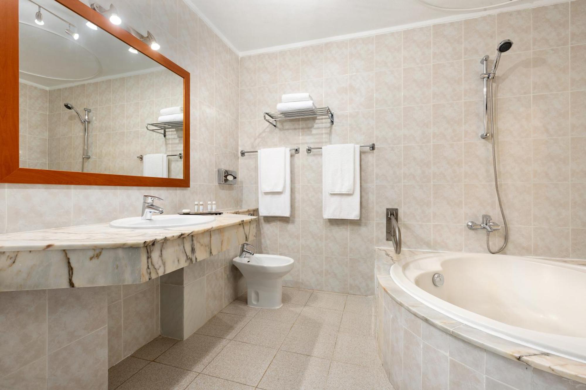 2 Bed Apartment Terrace Non-Smoking