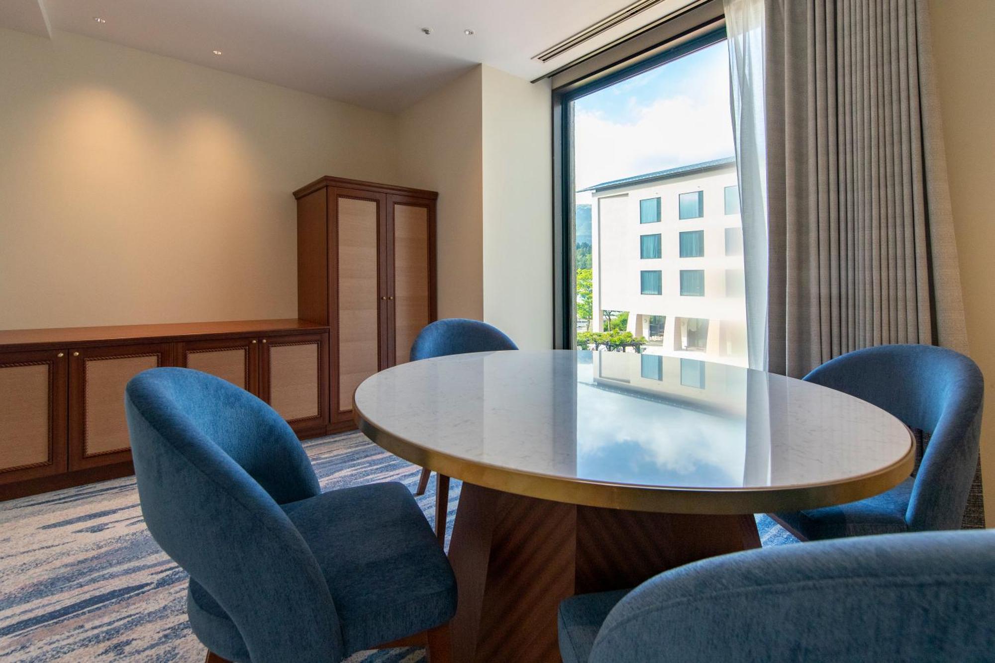 Premium Fourth Room Lake View