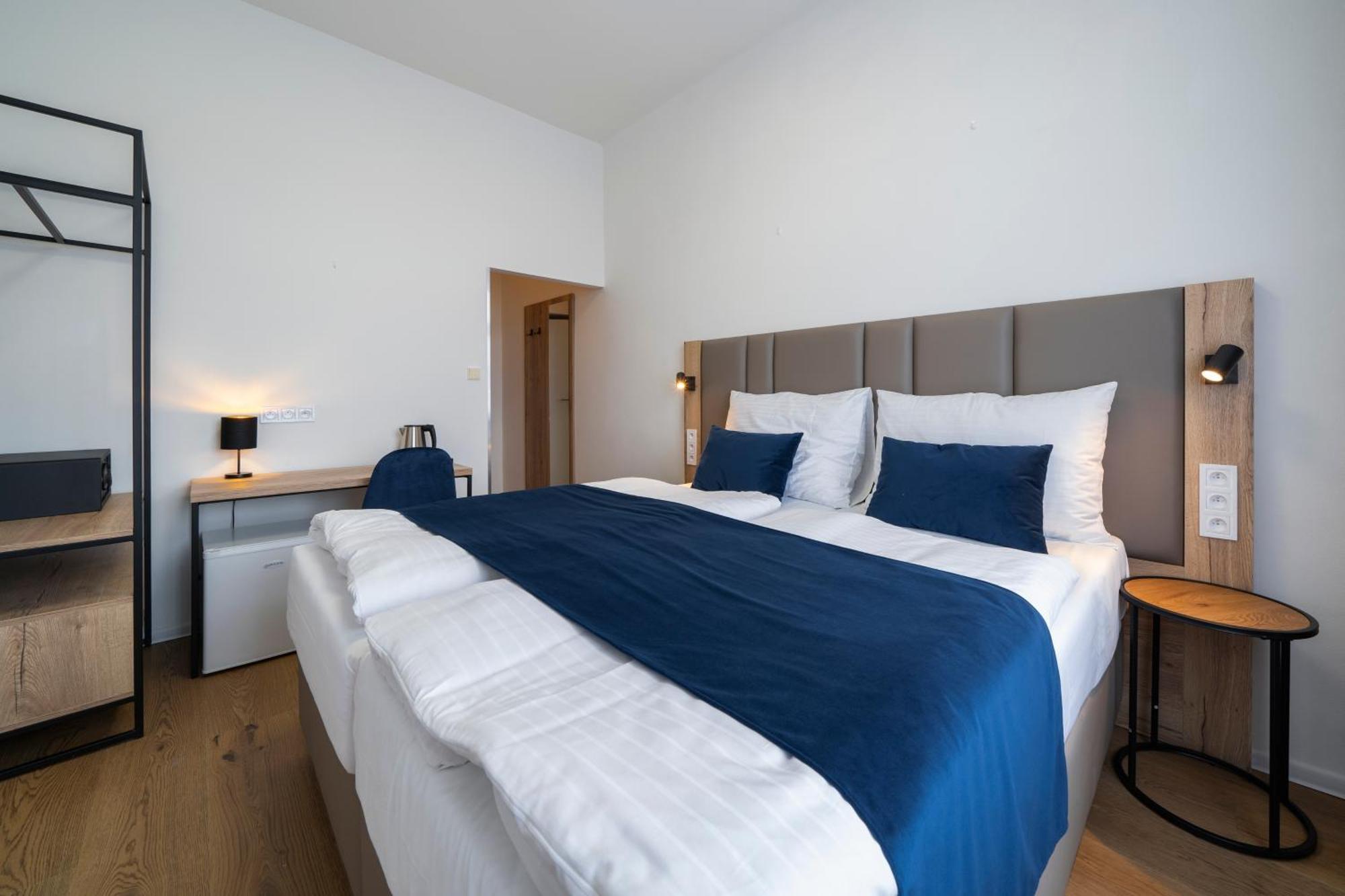 Double Room Private Bathroom