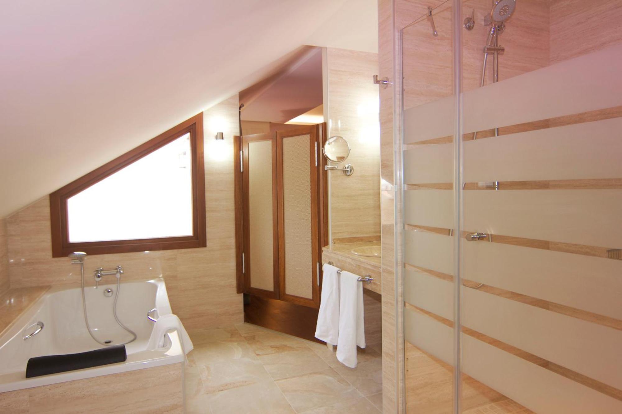 Penthouse Suite