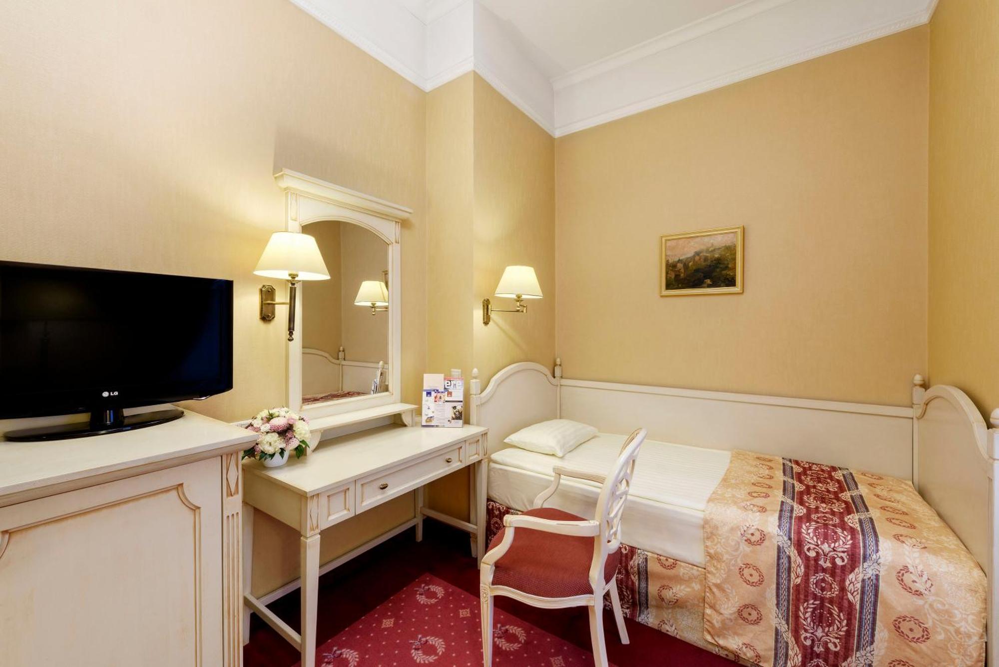 Classic Single Room