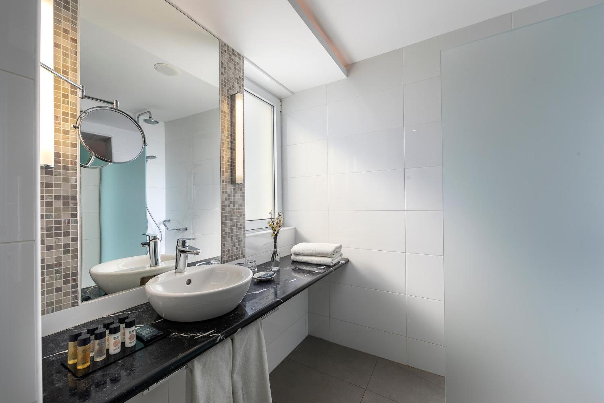 Grand Suite Sea View Outdoor Whirlpool