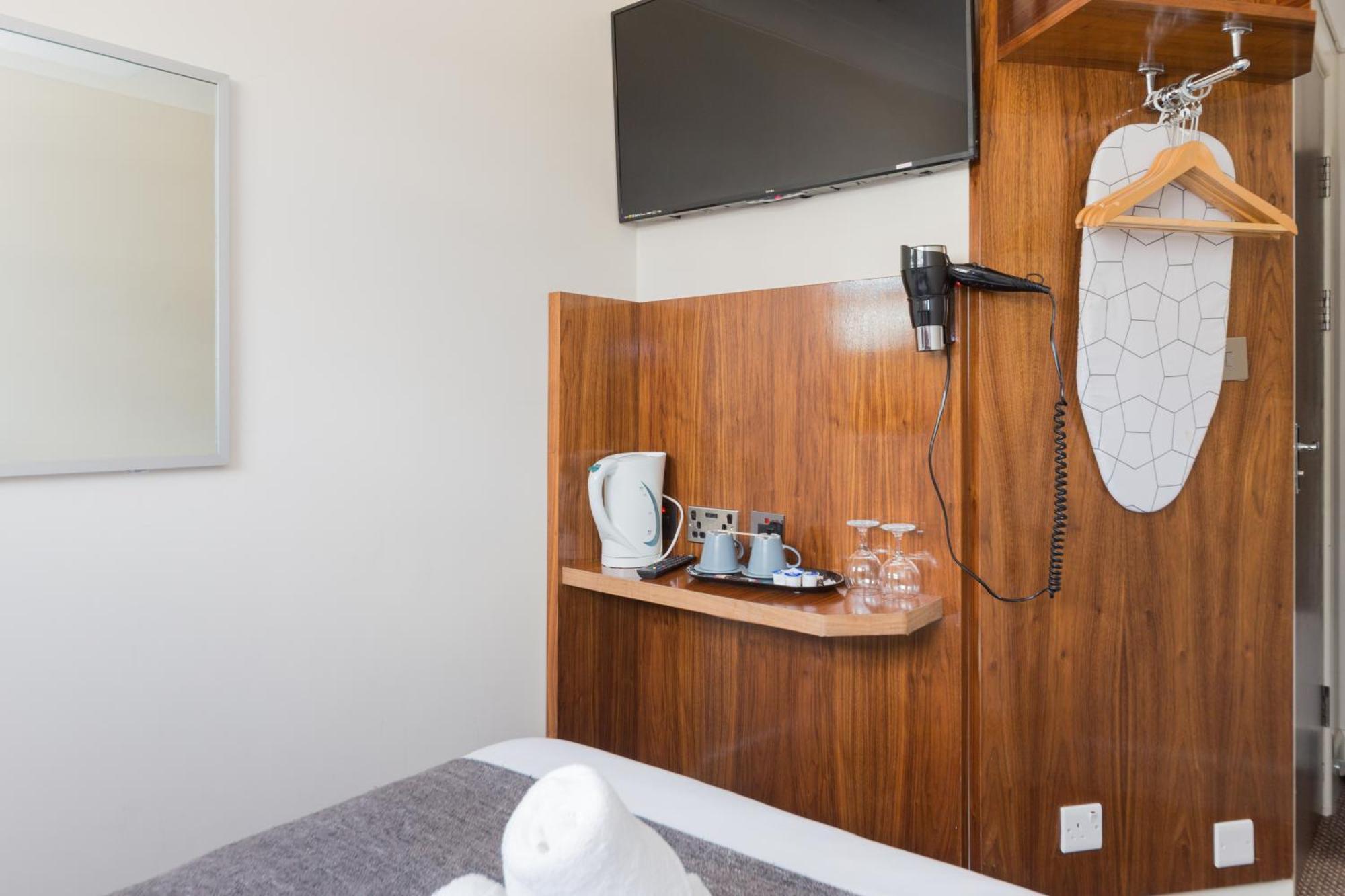 Double Room Private Bathroom