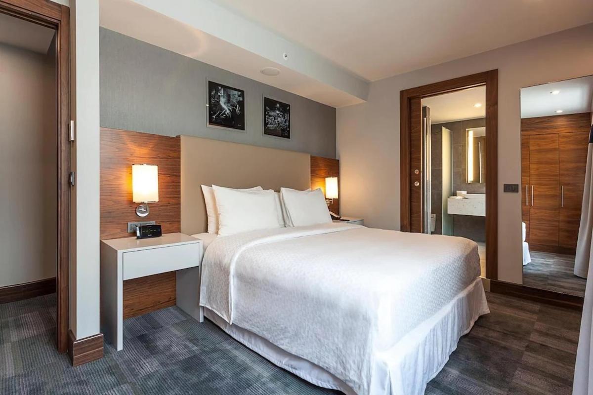 Selection King Suite