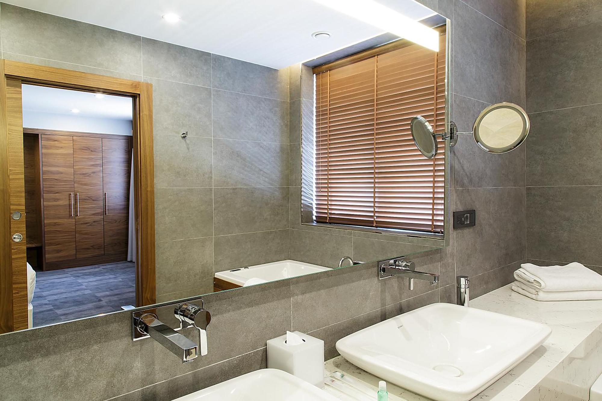 Selection King Suite